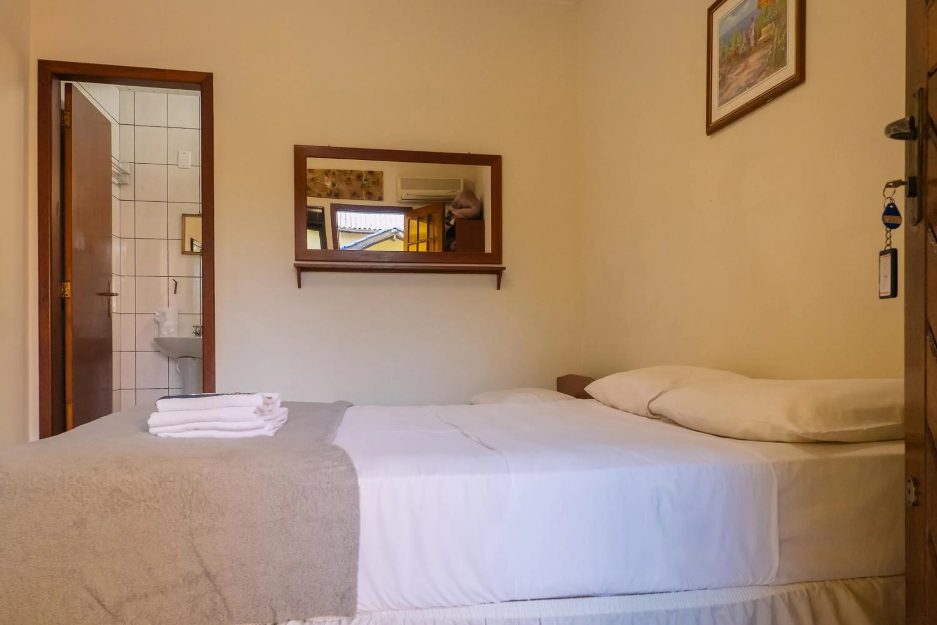 Bed in HANNA Amsterdam Hotel & Eventos