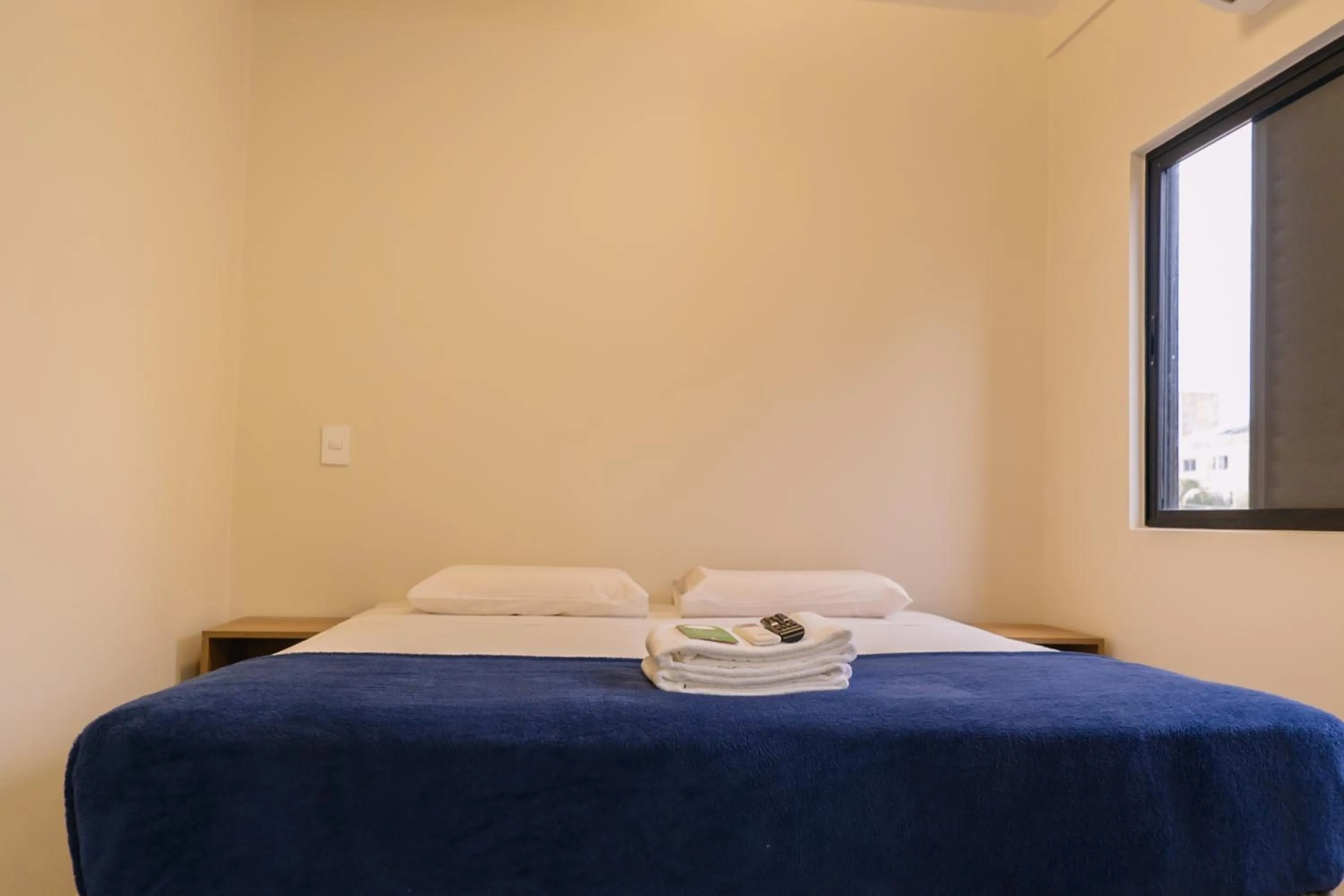 Bed in HANNA Amsterdam Hotel & Eventos