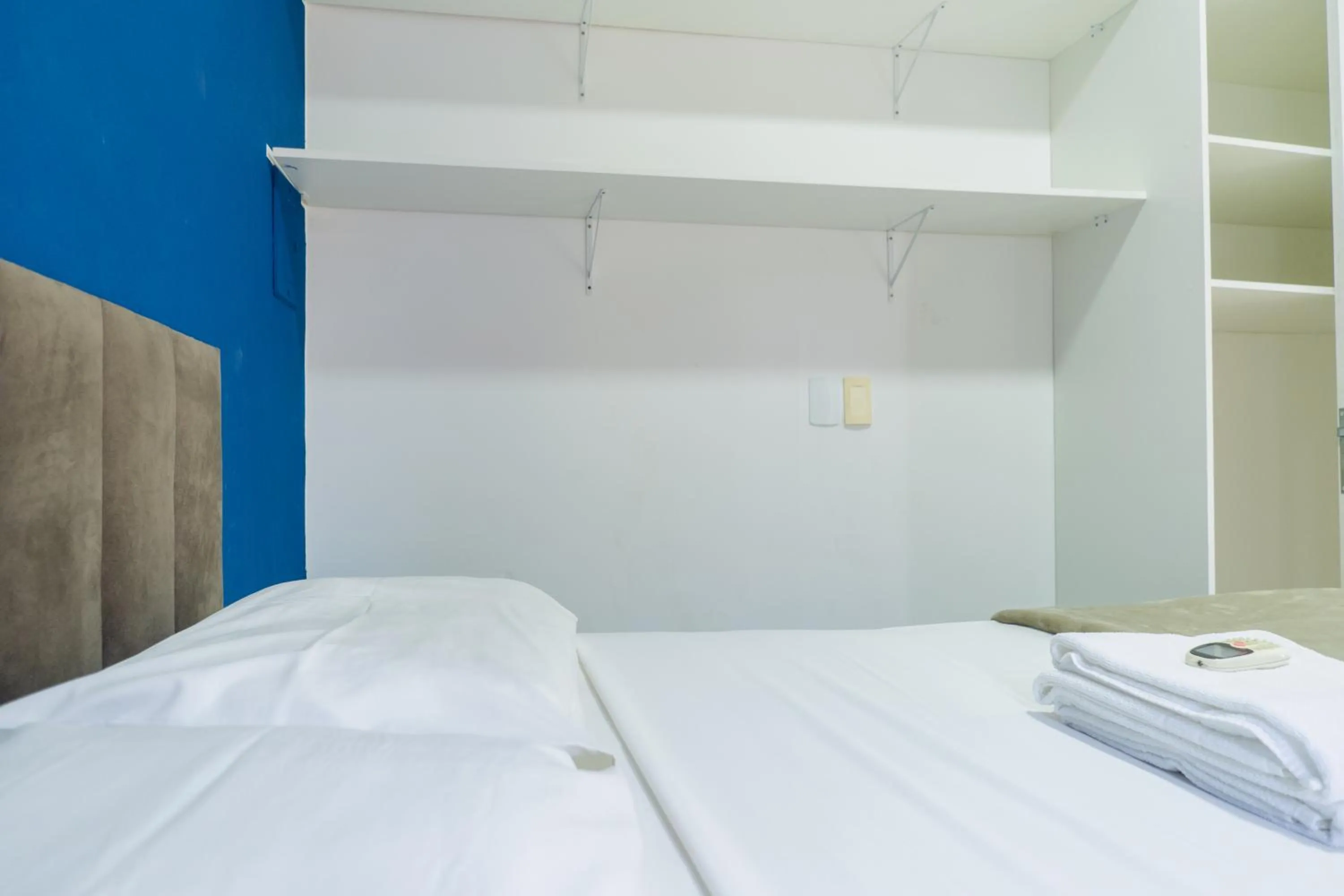 Bed in HANNA Amsterdam Hotel & Eventos