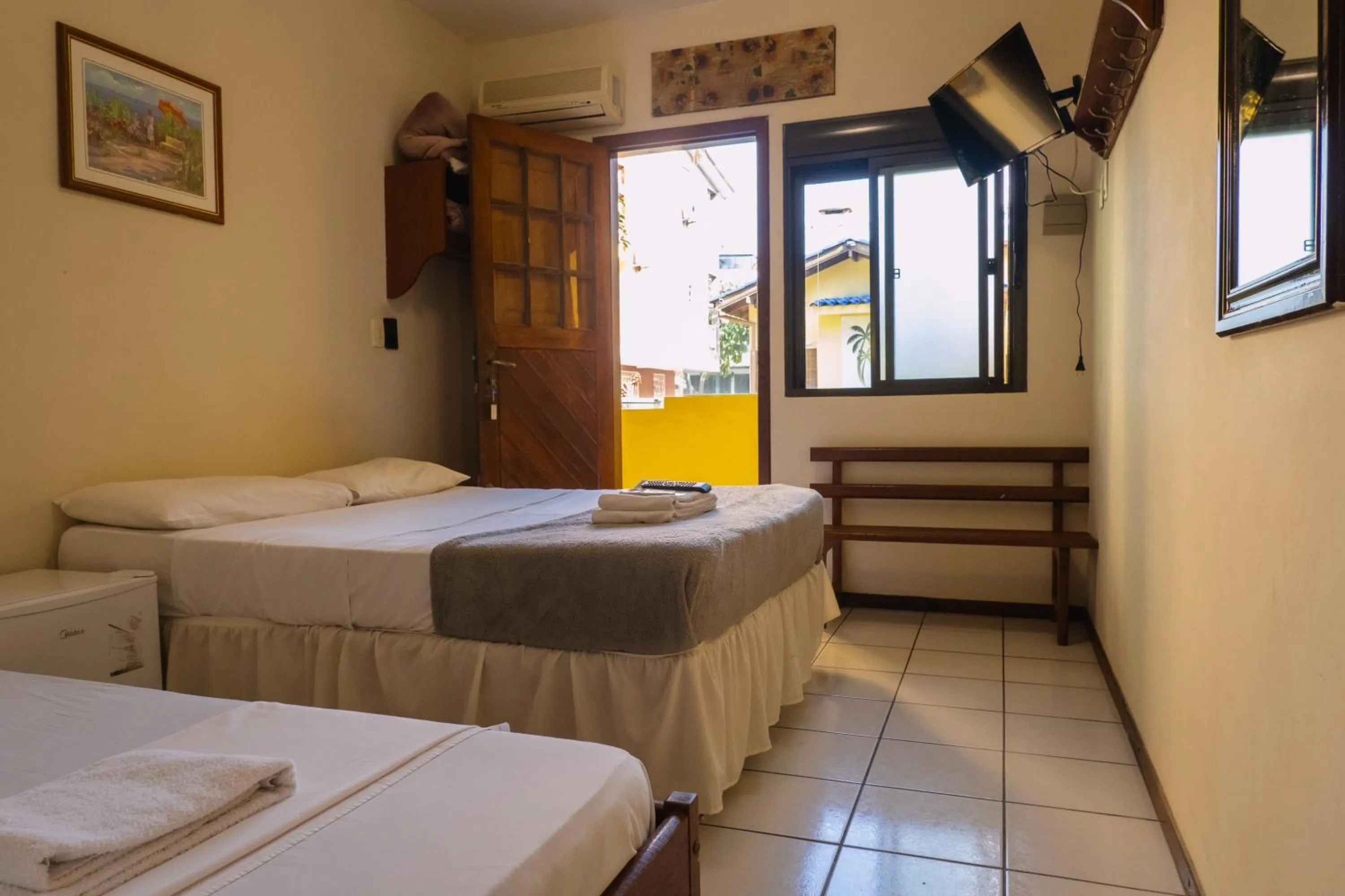 Bed in HANNA Amsterdam Hotel & Eventos