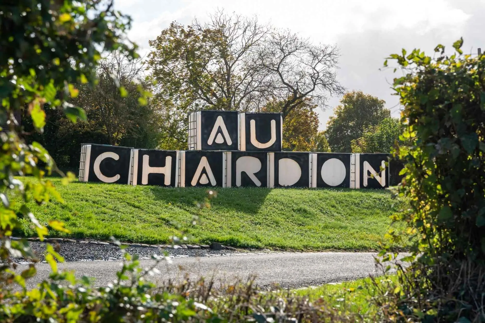 Property building in Centre Au Chardon