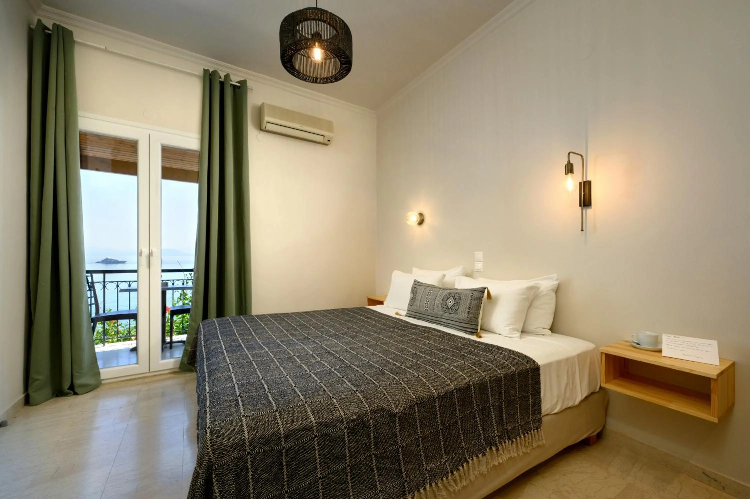 Bed in Batelo - Adults Only