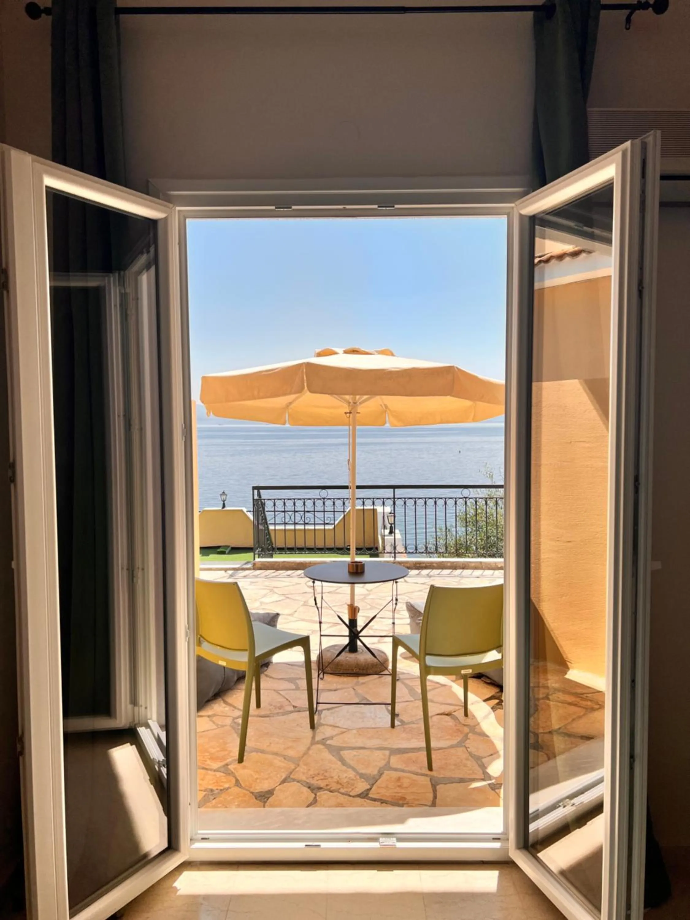 Batelo - Adults Only