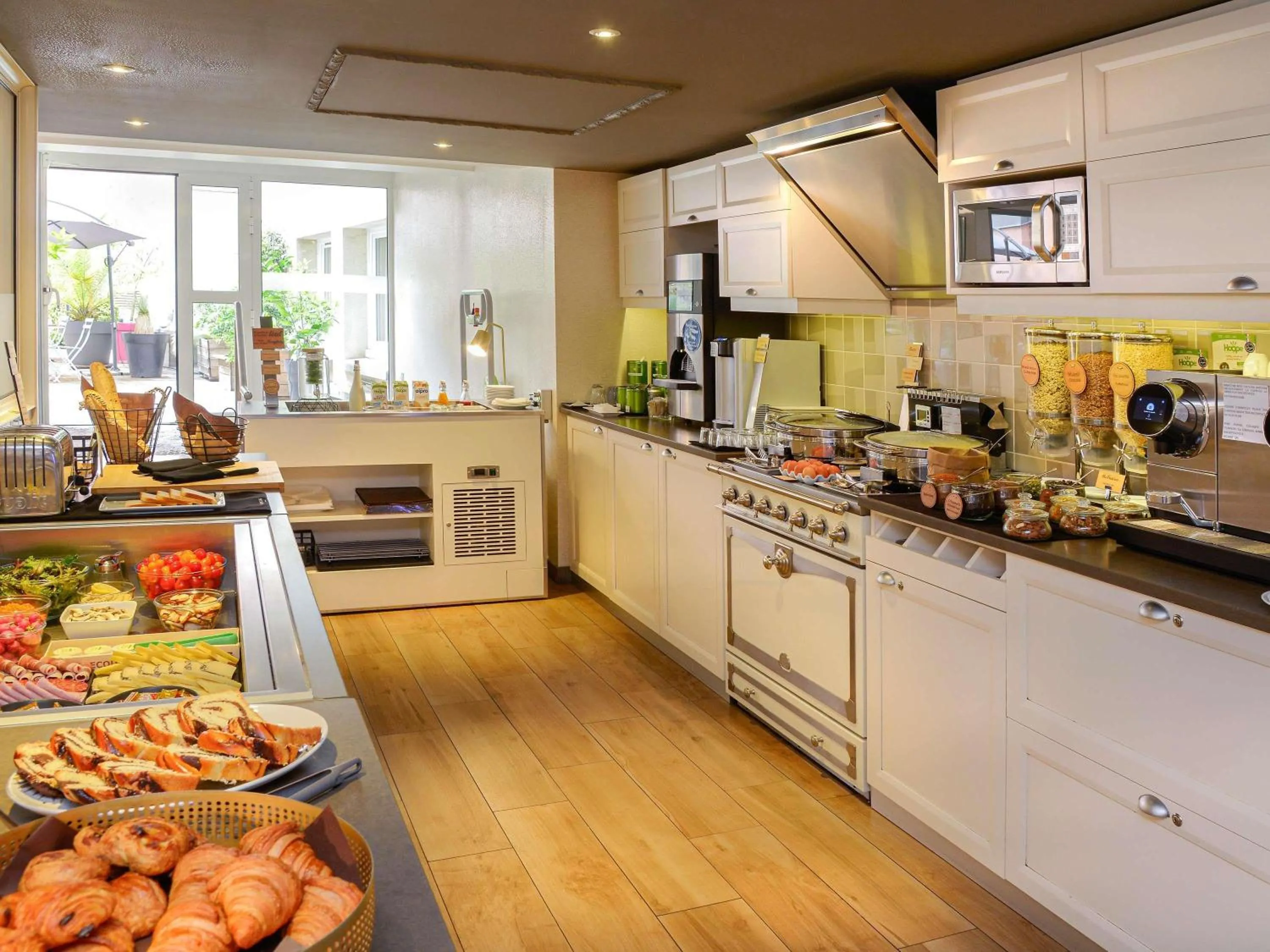 Property building in Mercure Toulouse Centre Wilson Capitole