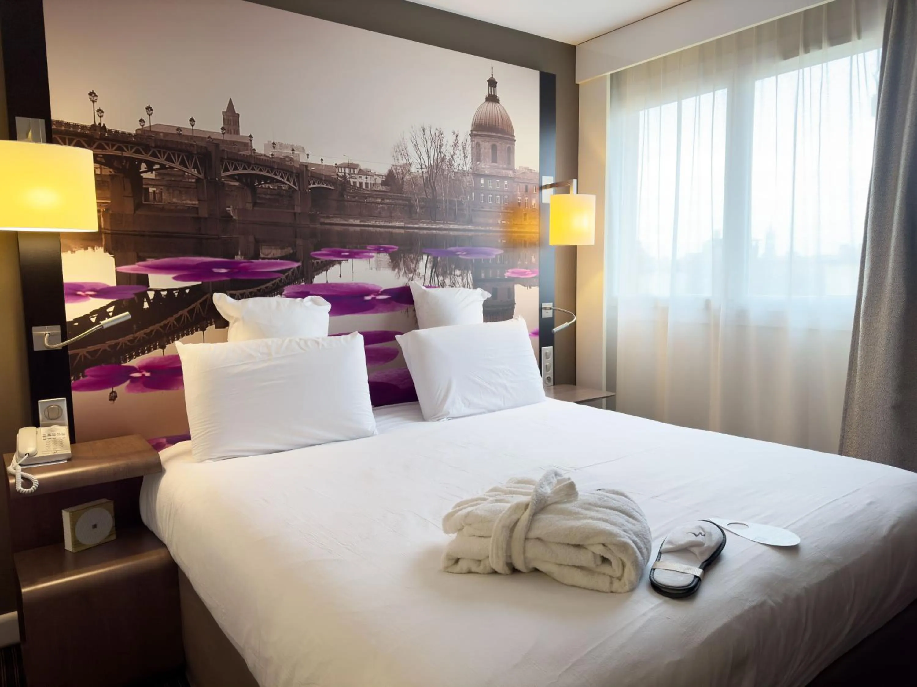 Bed in Mercure Toulouse Centre Wilson Capitole