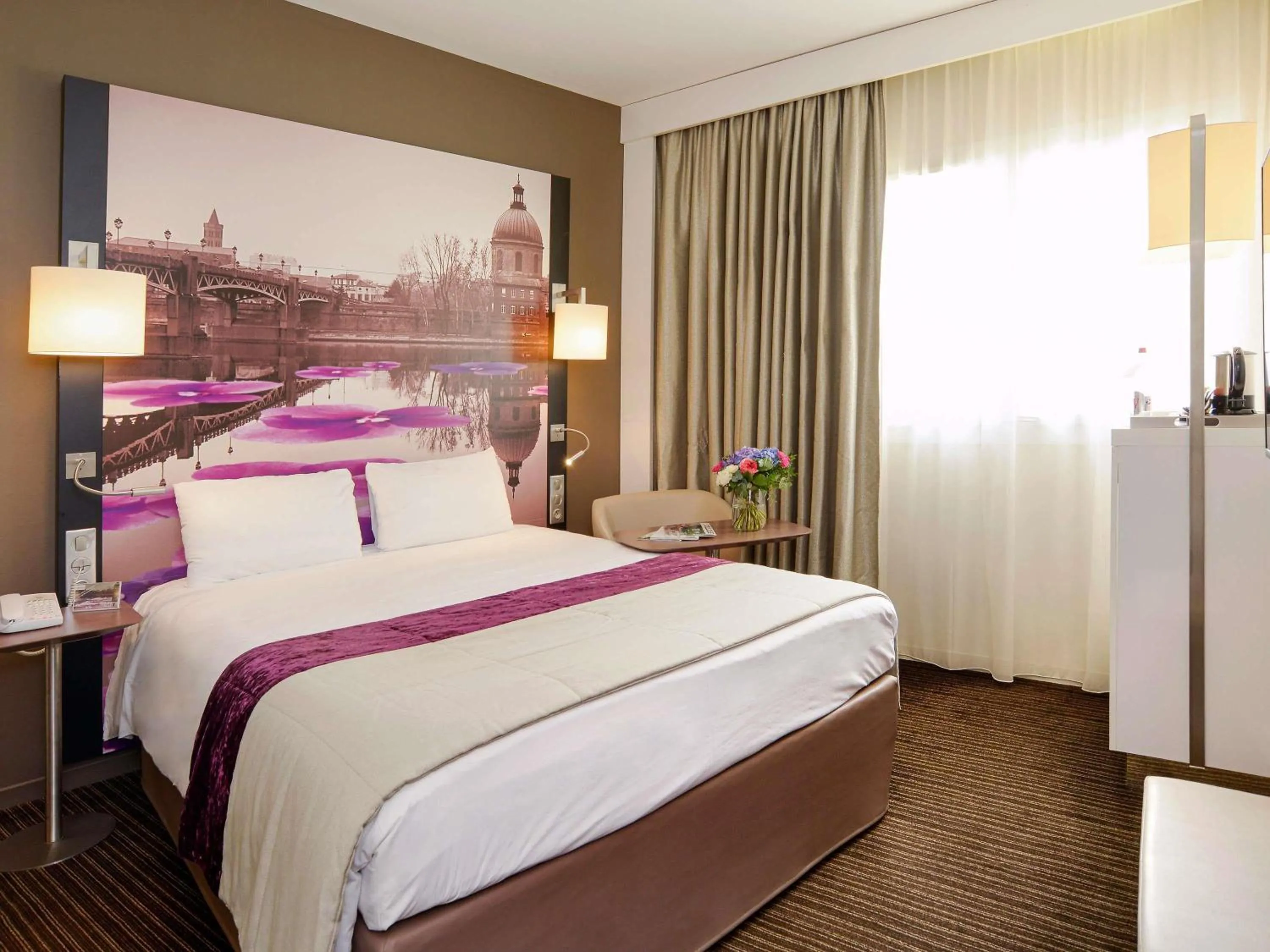 Bedroom, Bed in Mercure Toulouse Centre Wilson Capitole