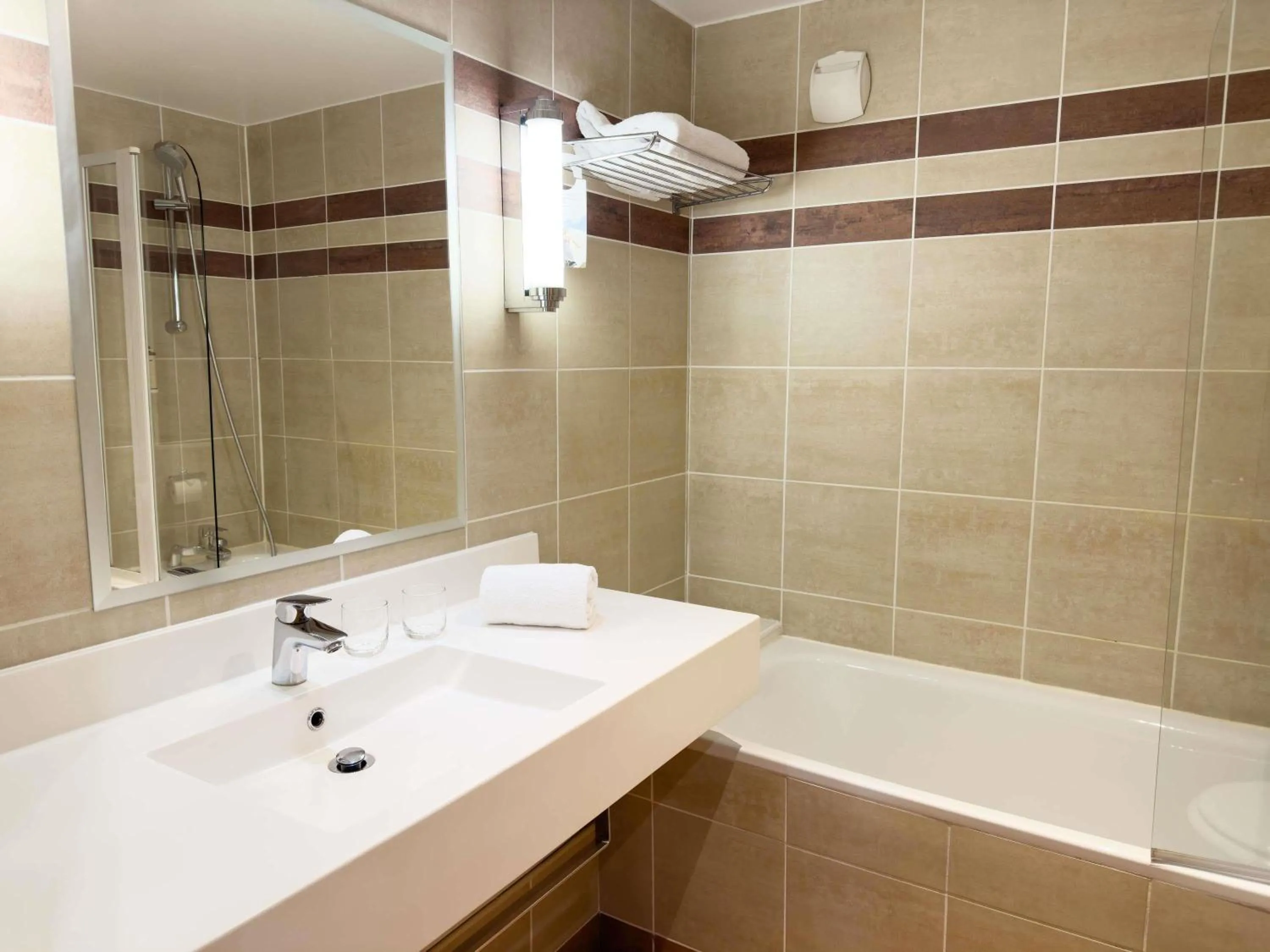 Bedroom in Mercure Toulouse Centre Wilson Capitole