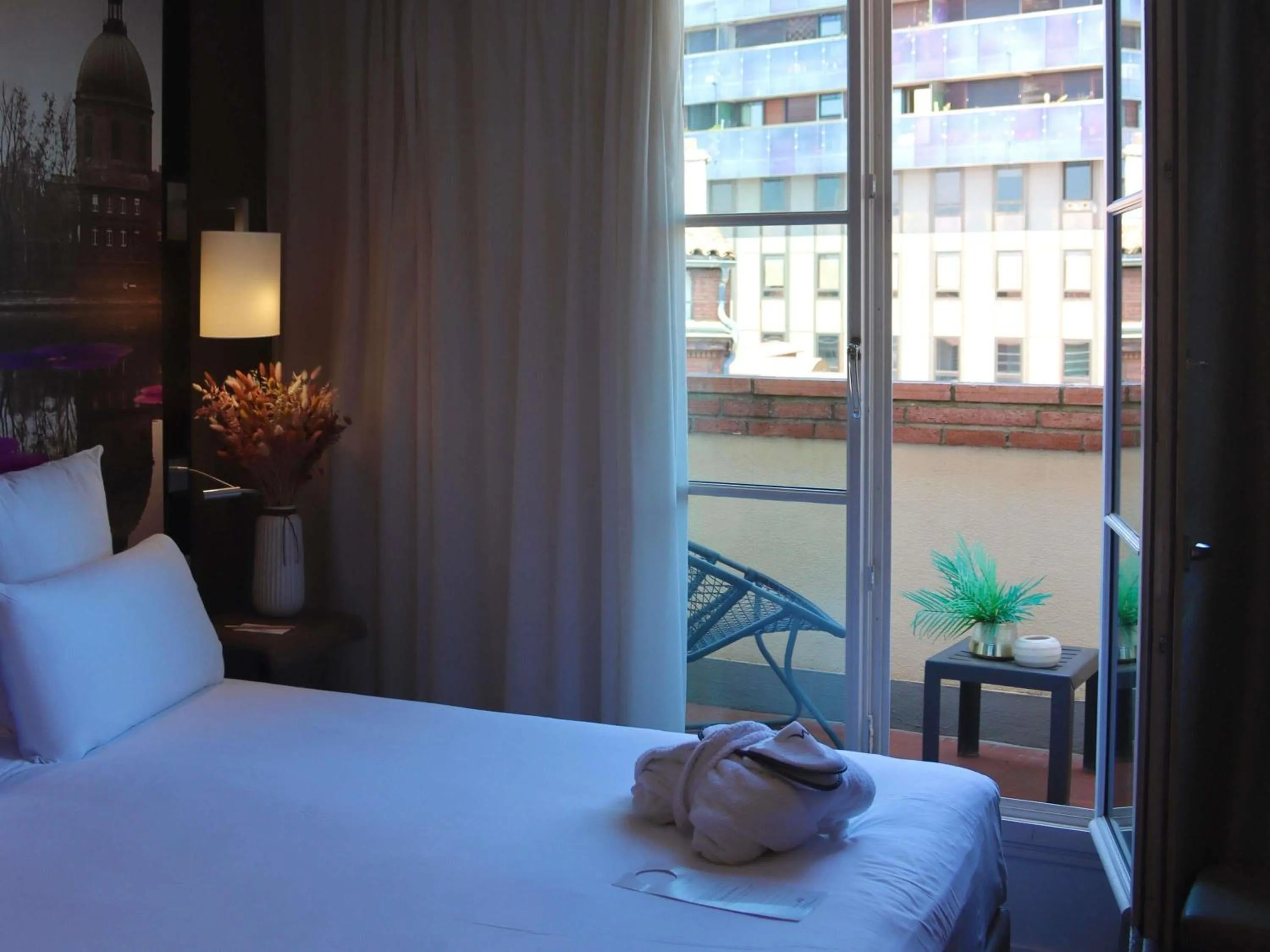 Bedroom, Bed in Mercure Toulouse Centre Wilson Capitole