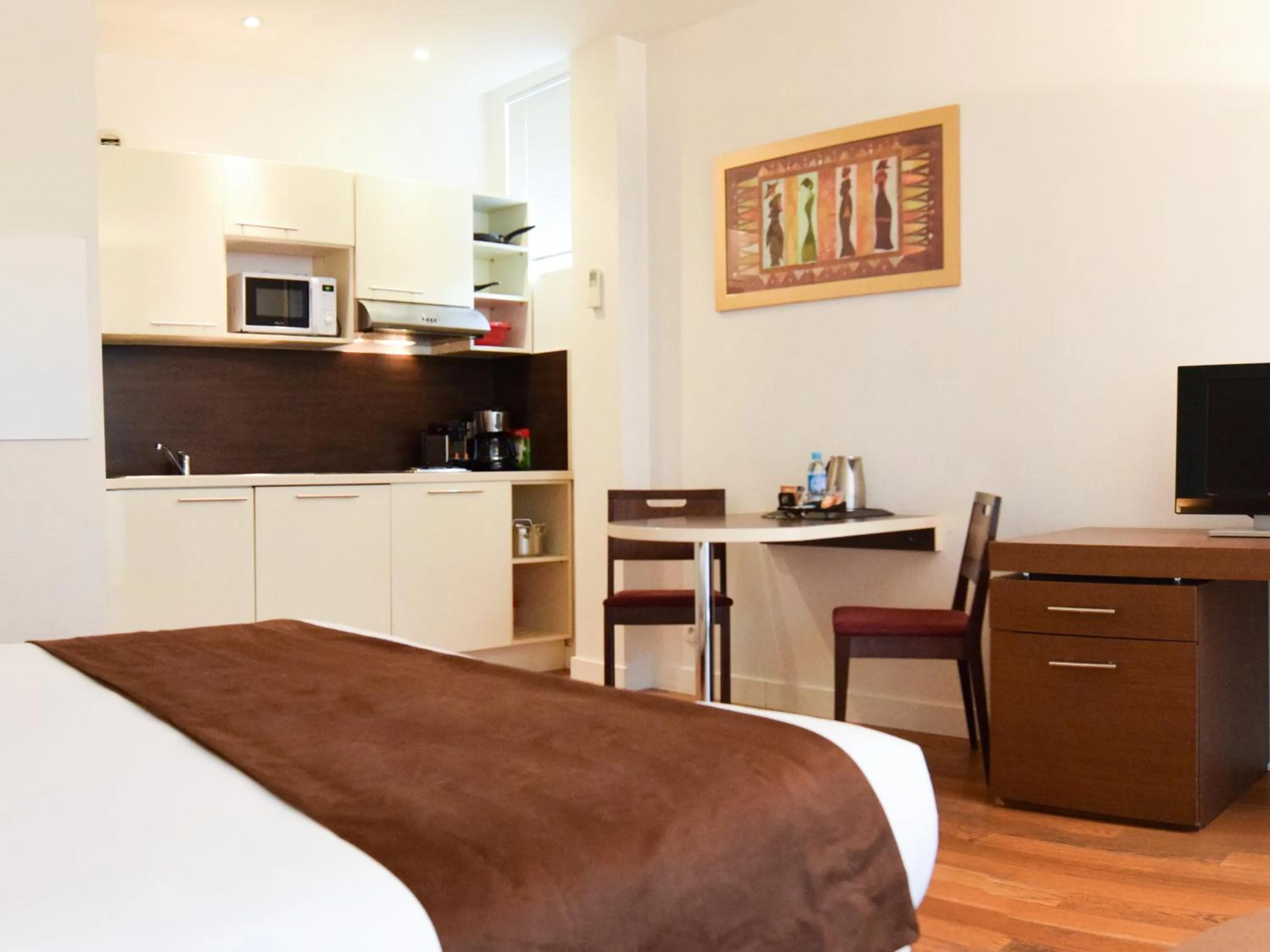 Kitchen or kitchenette in Residhotel Imperial Rennequin