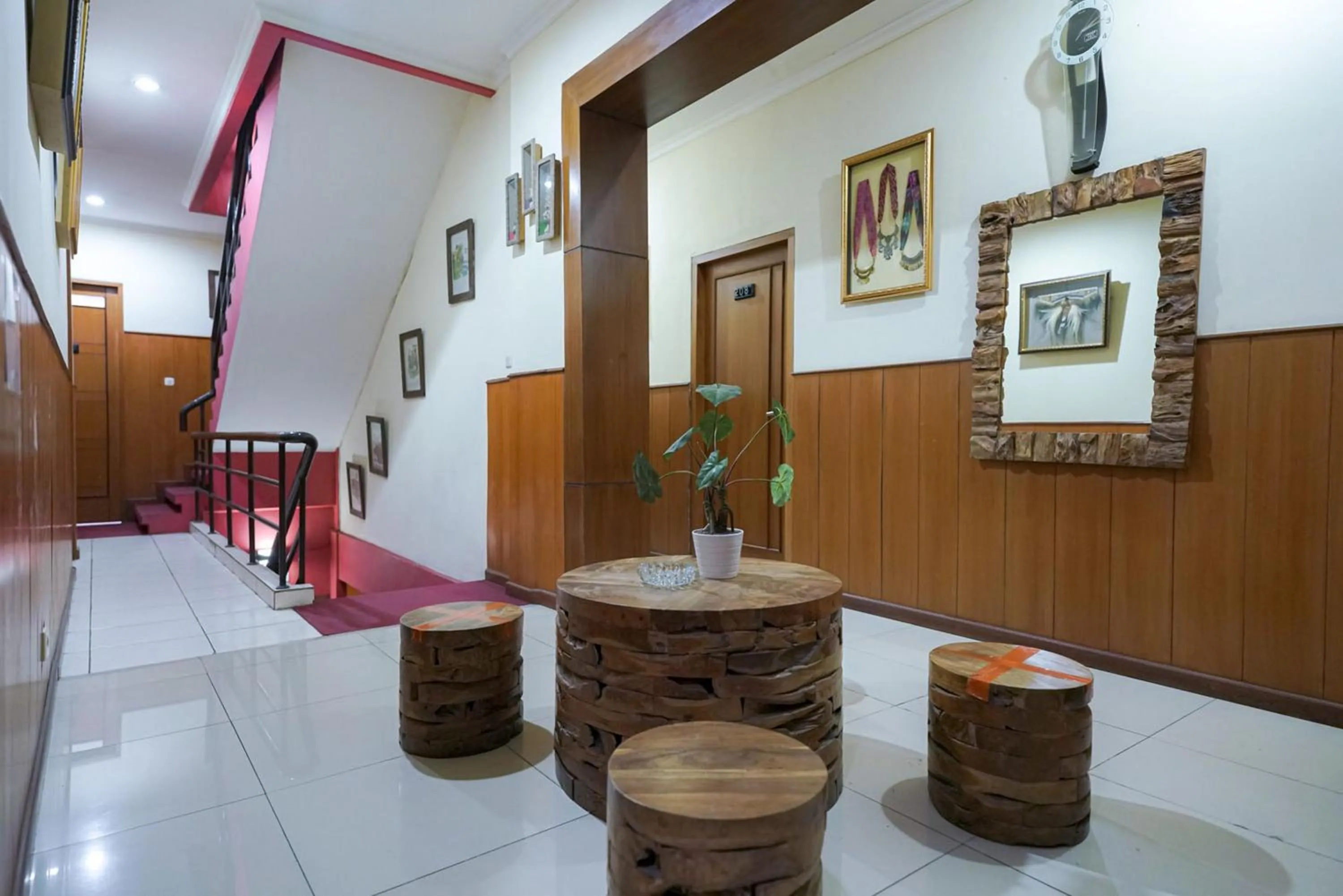 Seating area in Urbanview Hotel 58 Bintaro