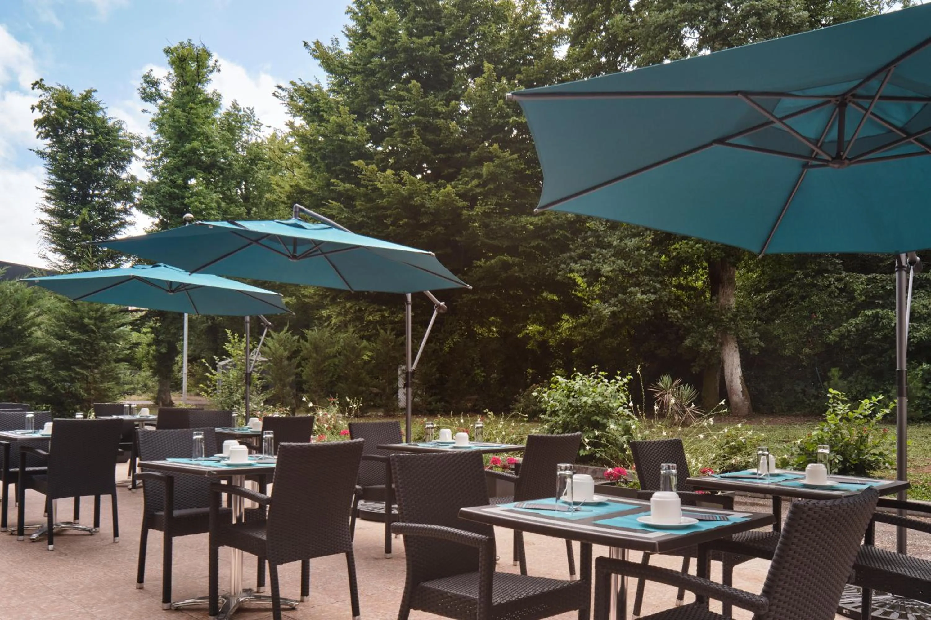 Garden view in Hôtel Marso