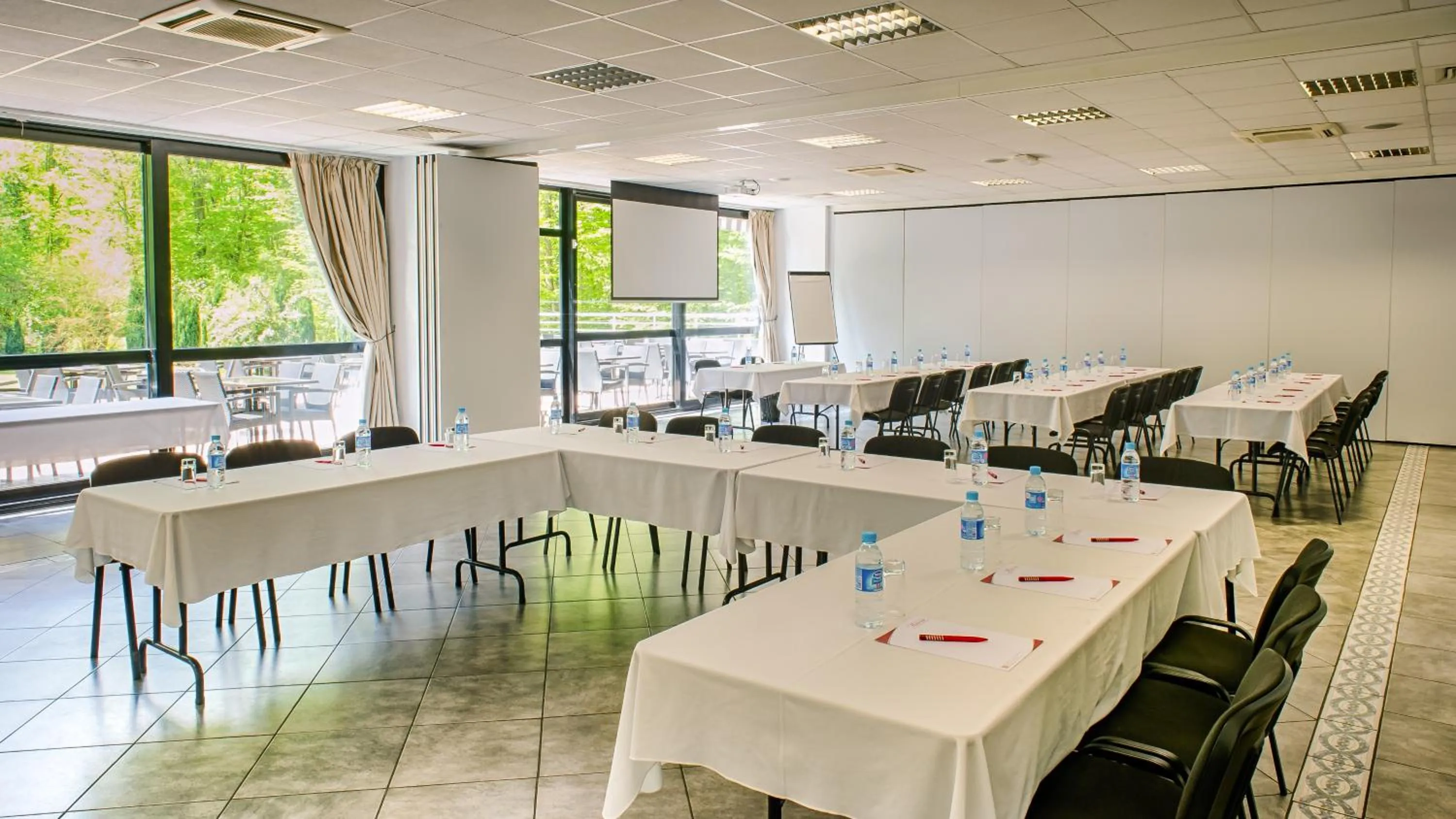 Meeting/conference room in Hôtel Marso