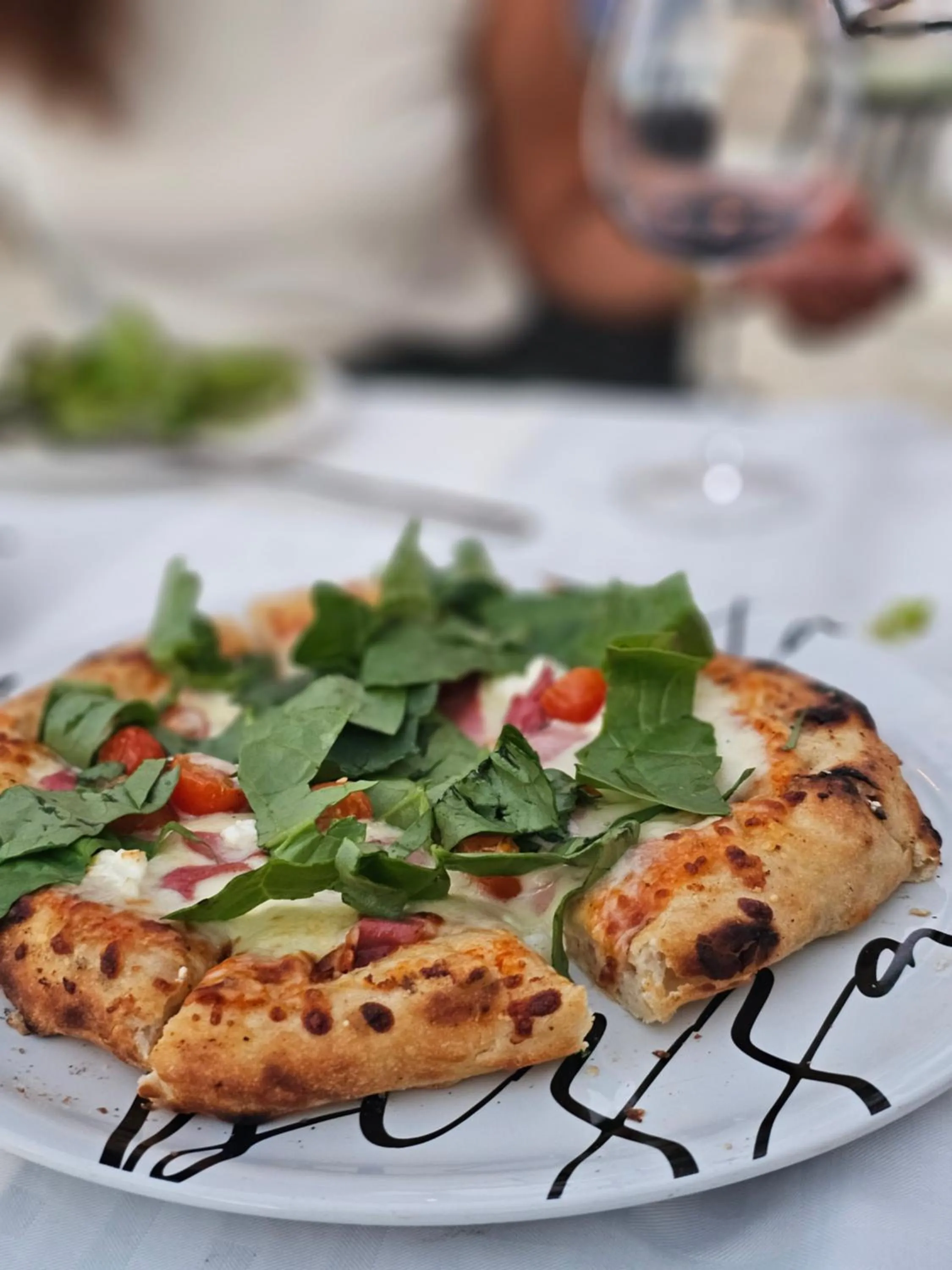 Restaurant/places to eat in Hotel Villa Serena