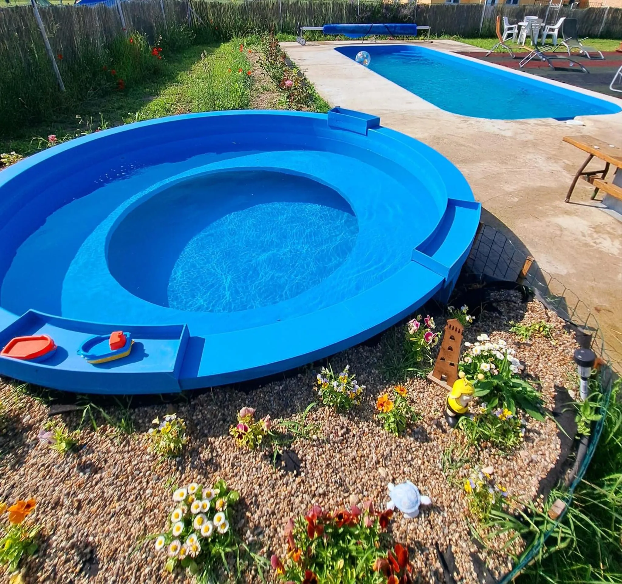 Swimming pool in Csodarét Kúria