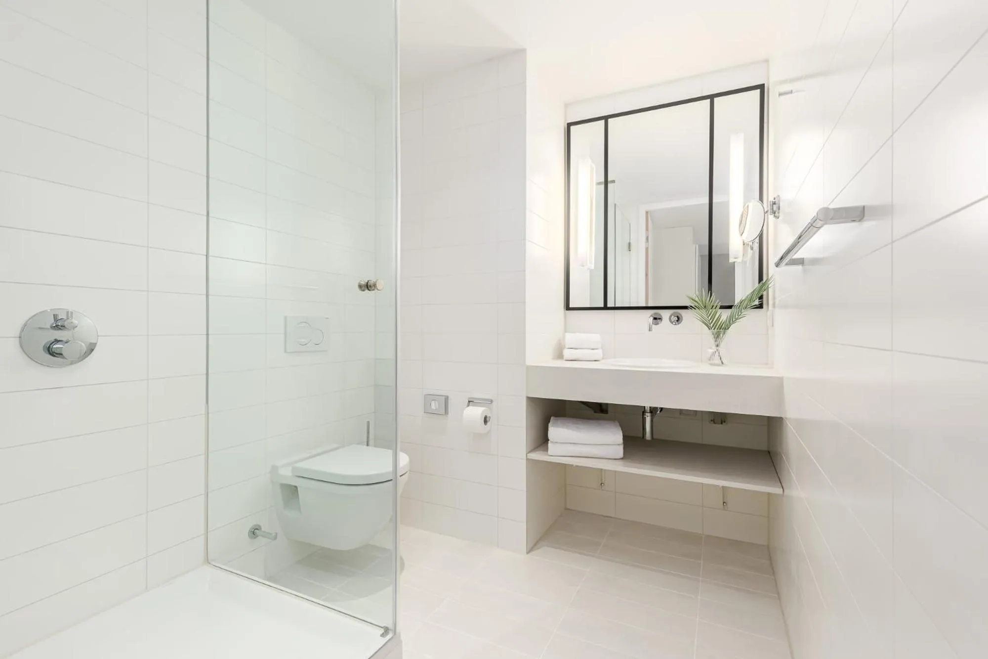 Toilet in Room Mate Aitana, Amsterdam