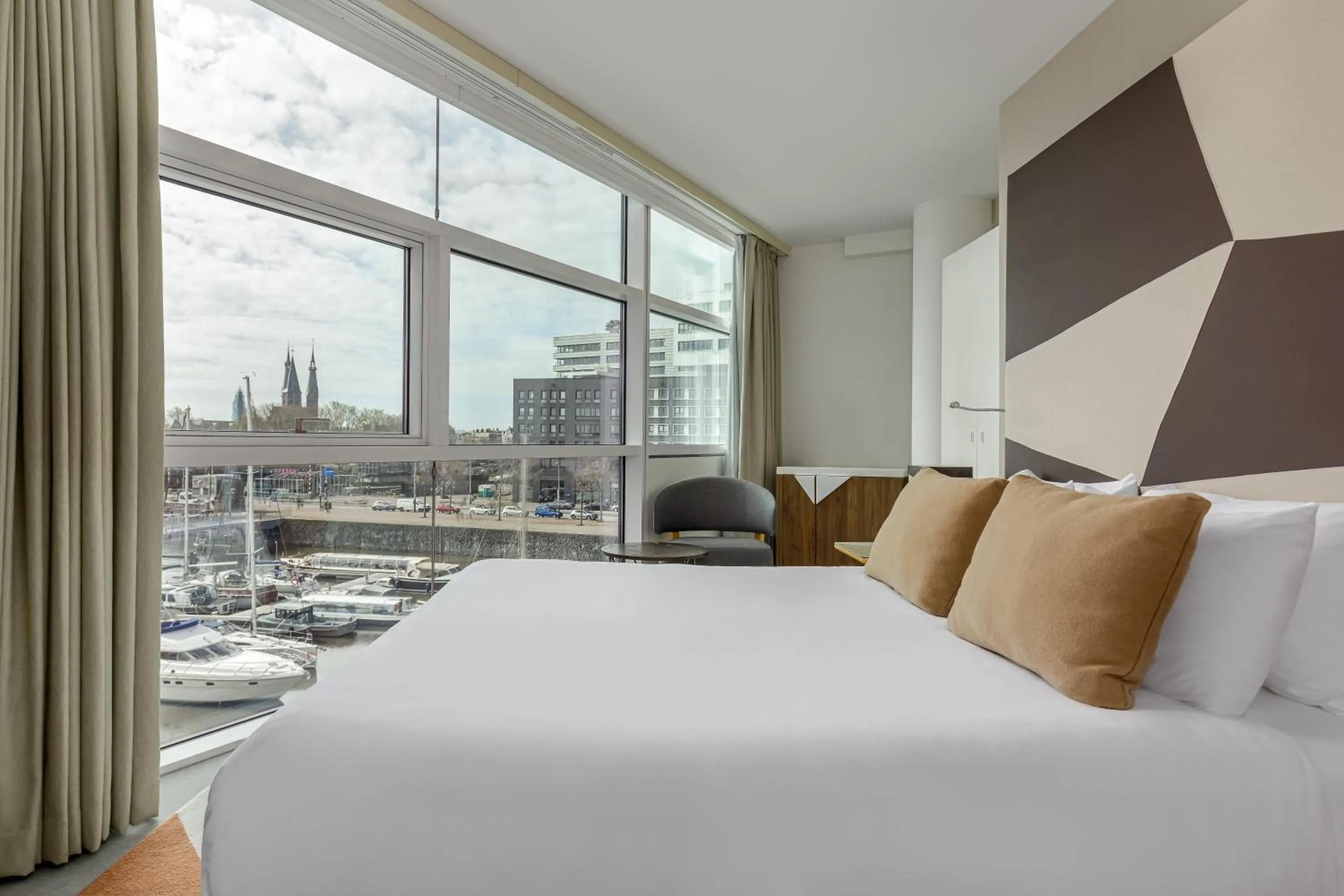 Photo of the whole room, Bed in Room Mate Aitana, Amsterdam