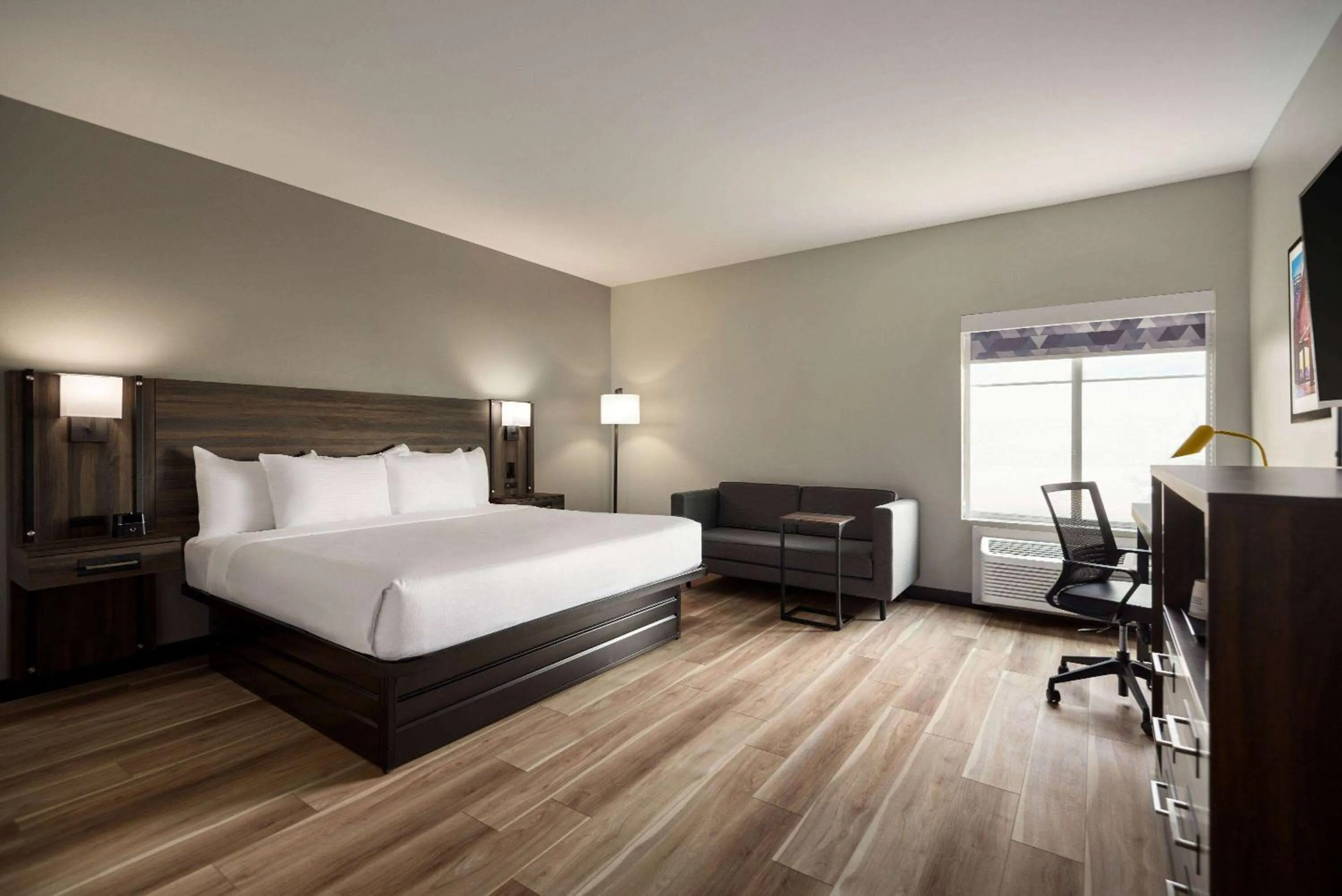 Photo of the whole room, Bed in La Quinta by Wyndham Gonzales LA