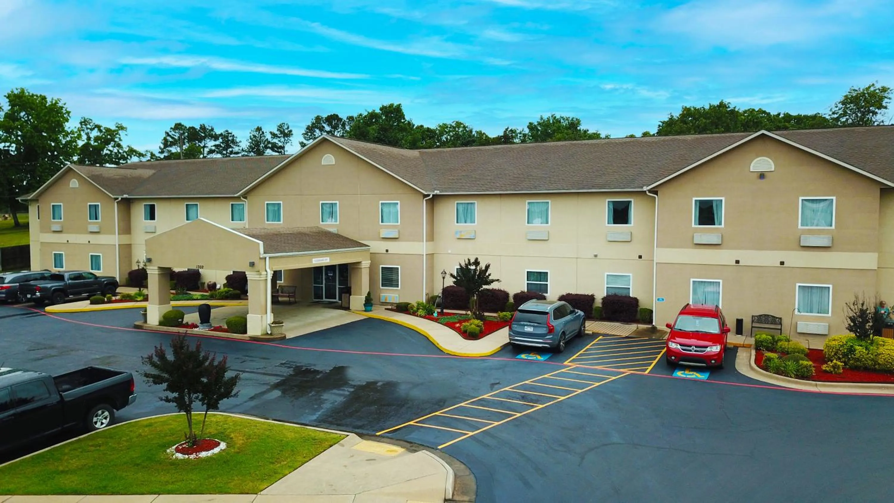 Property building in Days Inn & Suites by Wyndham Cabot