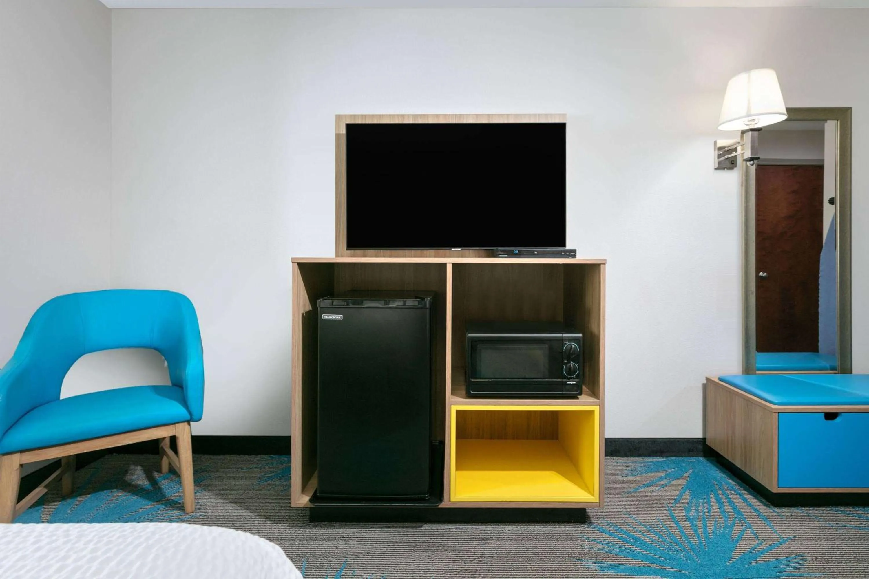 Photo of the whole room in Days Inn & Suites by Wyndham Cabot