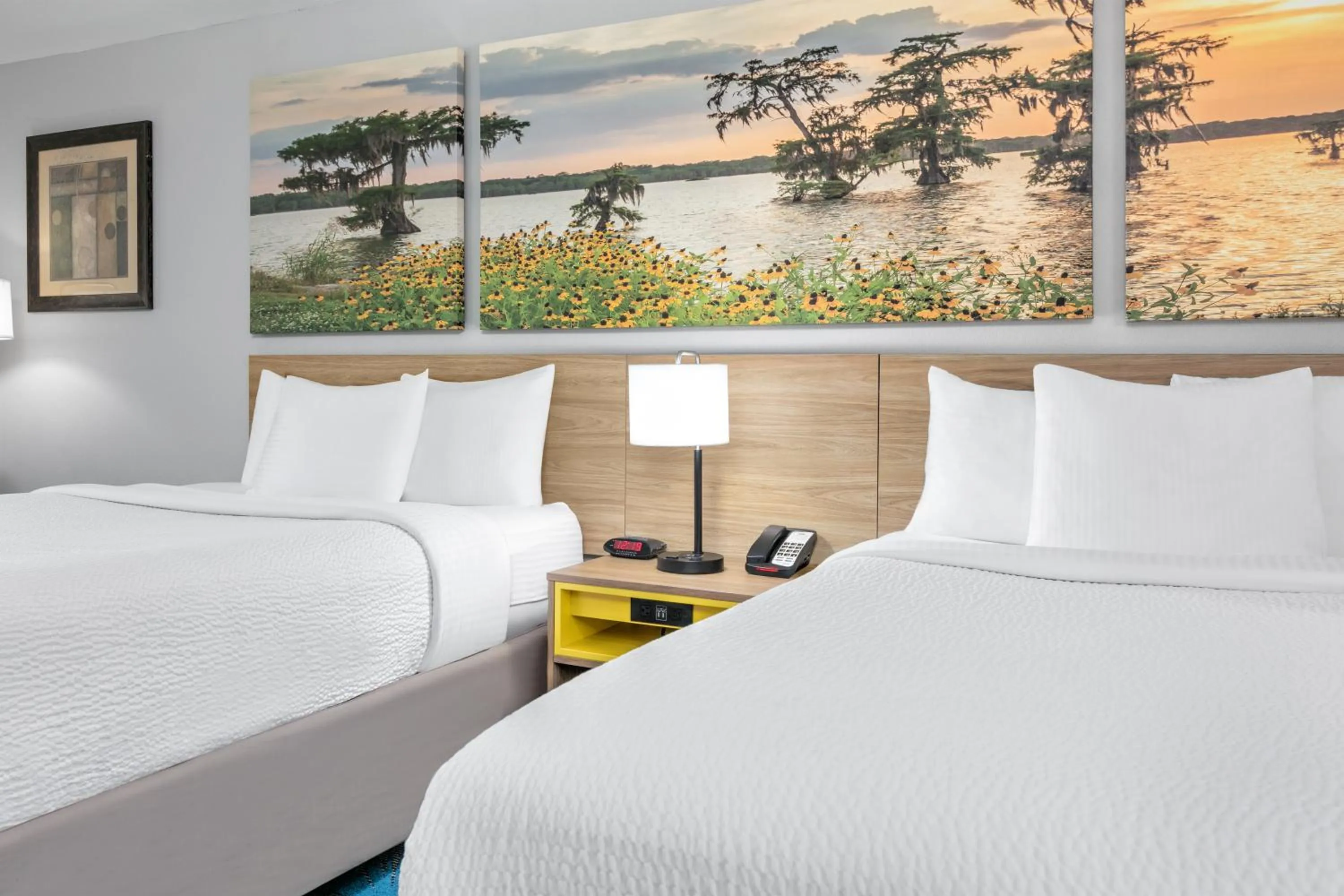 Bedroom, Bed in Days Inn & Suites by Wyndham Cabot