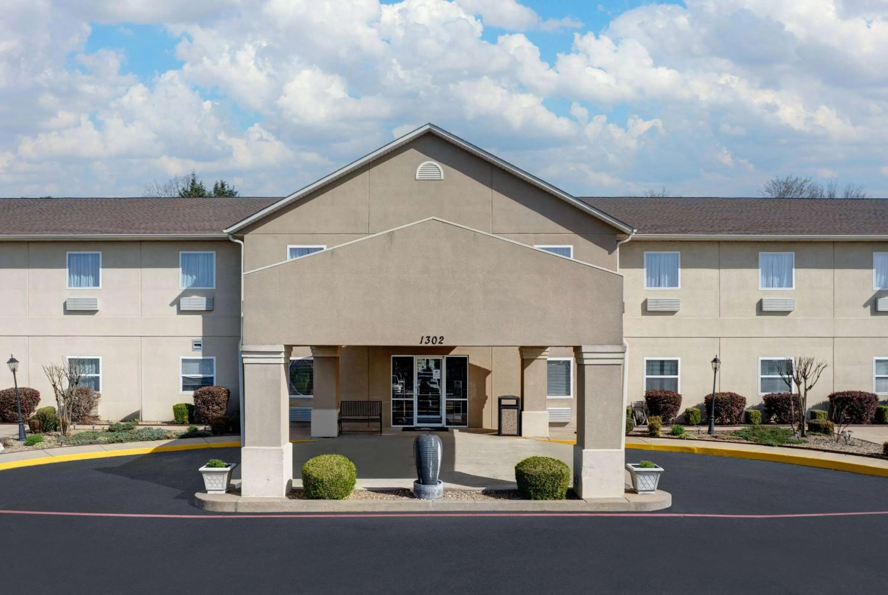 Property building in Days Inn & Suites by Wyndham Cabot