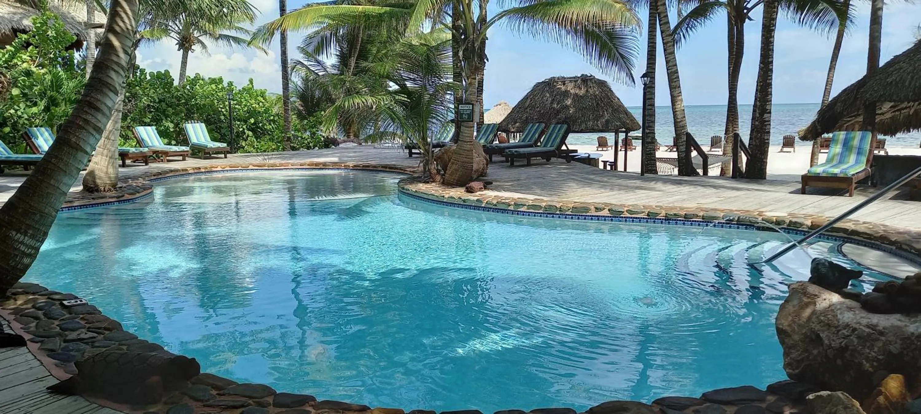 Swimming pool in Xanadu Island Resort