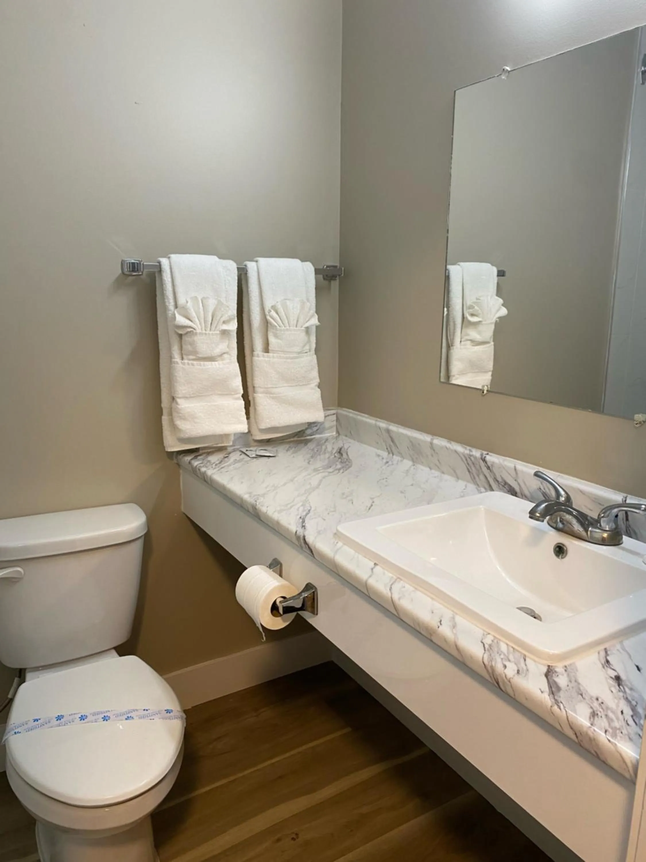 Bathroom in Imperial Motel