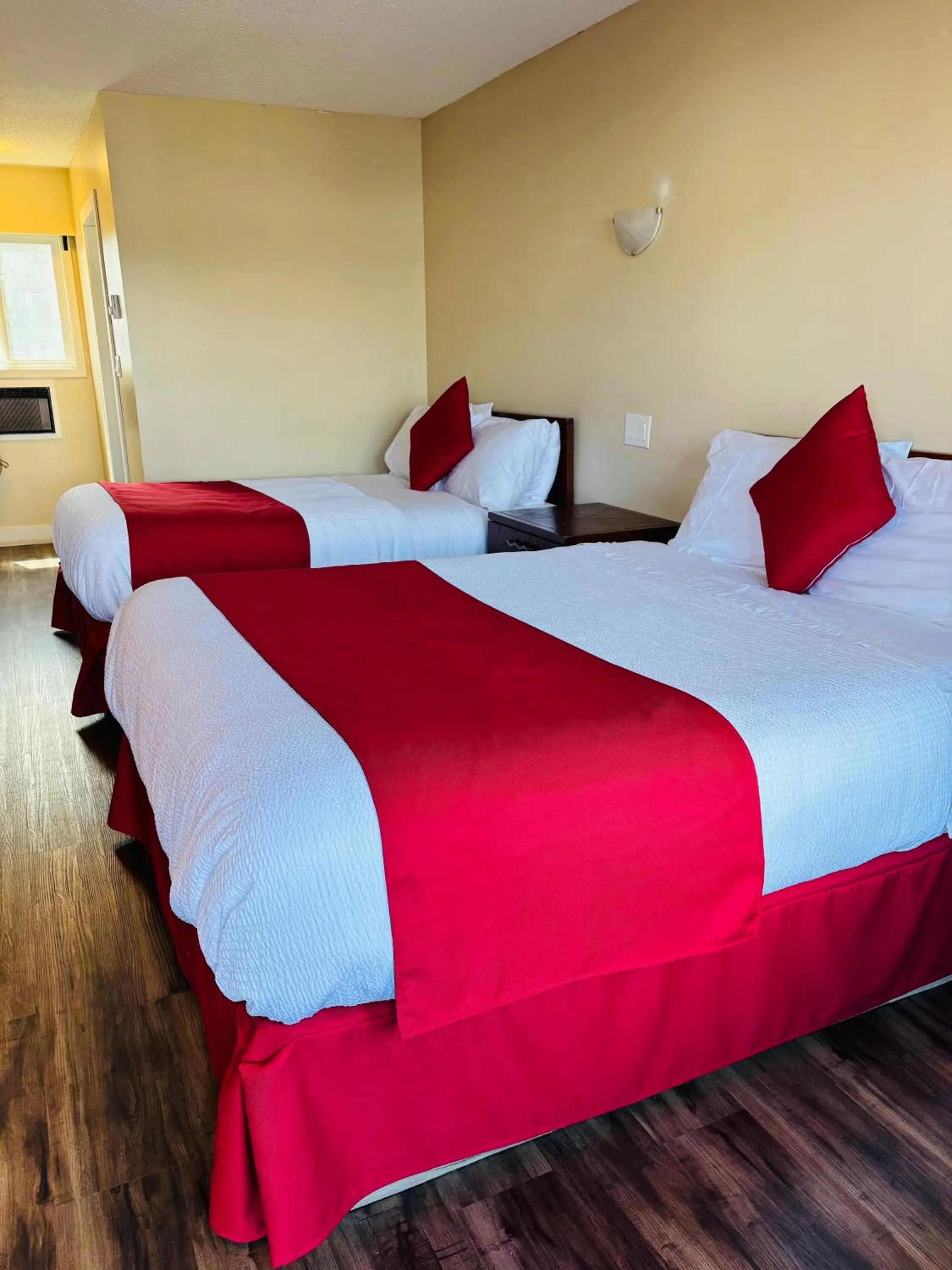 Bed in Imperial Motel