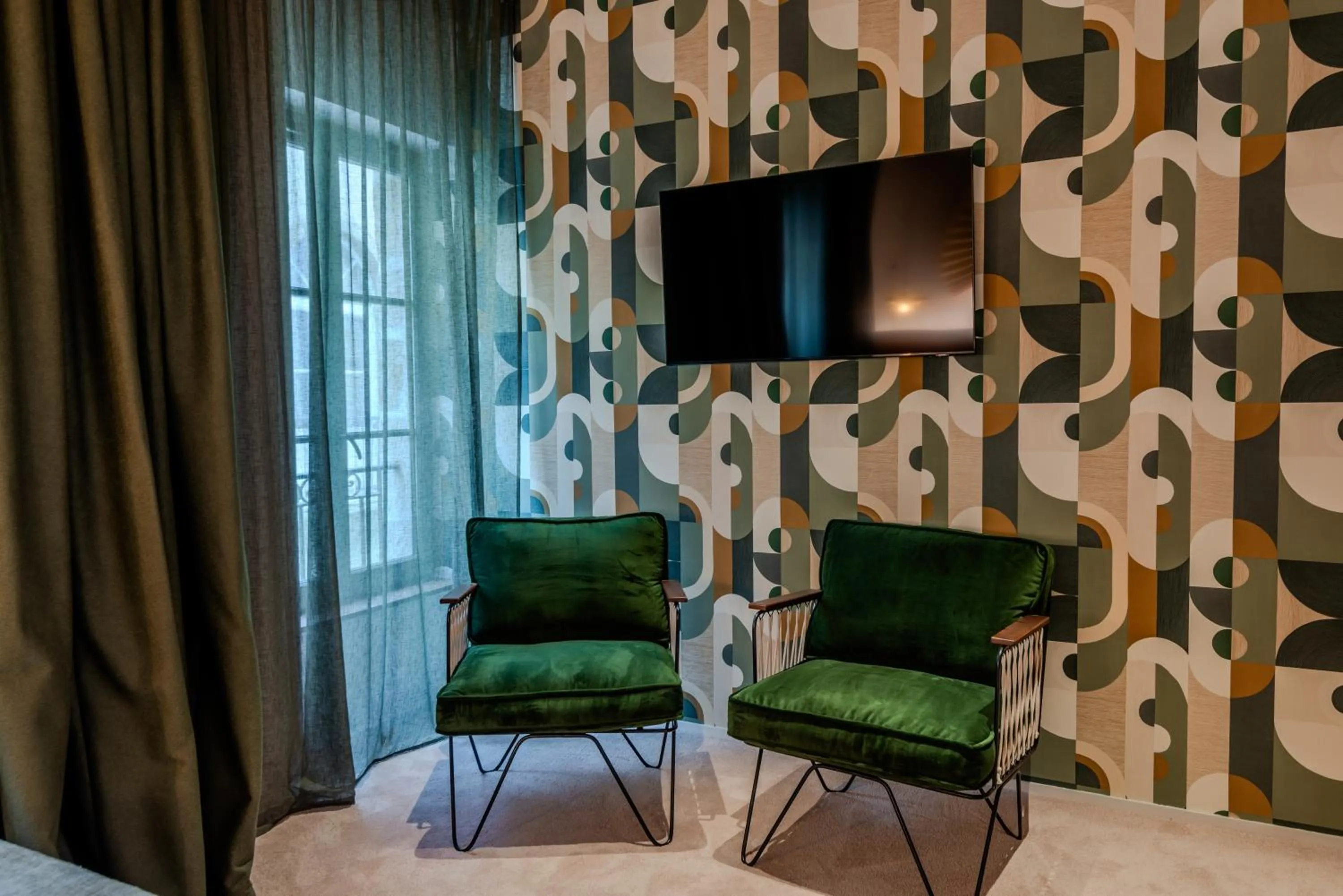 TV and multimedia in Hôtel Anne de Bretagne