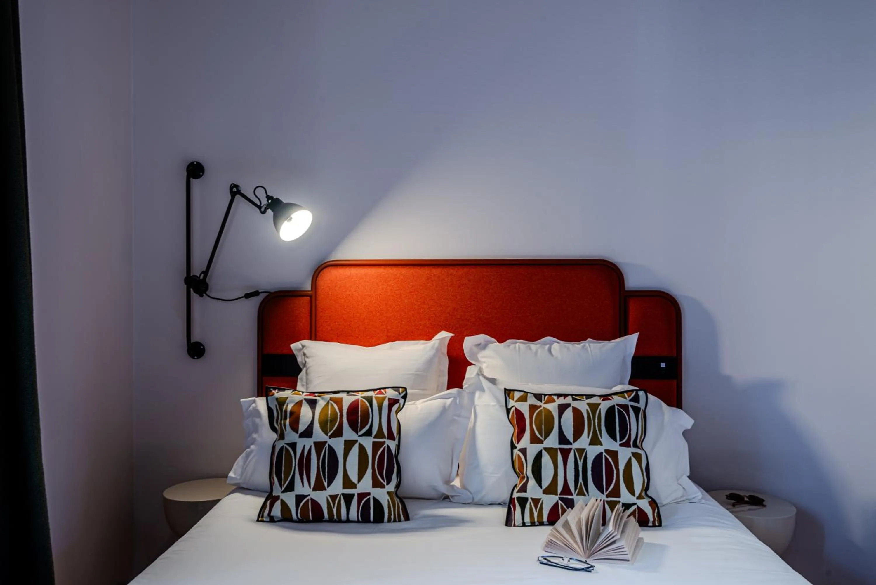 Bed in Hôtel Anne de Bretagne