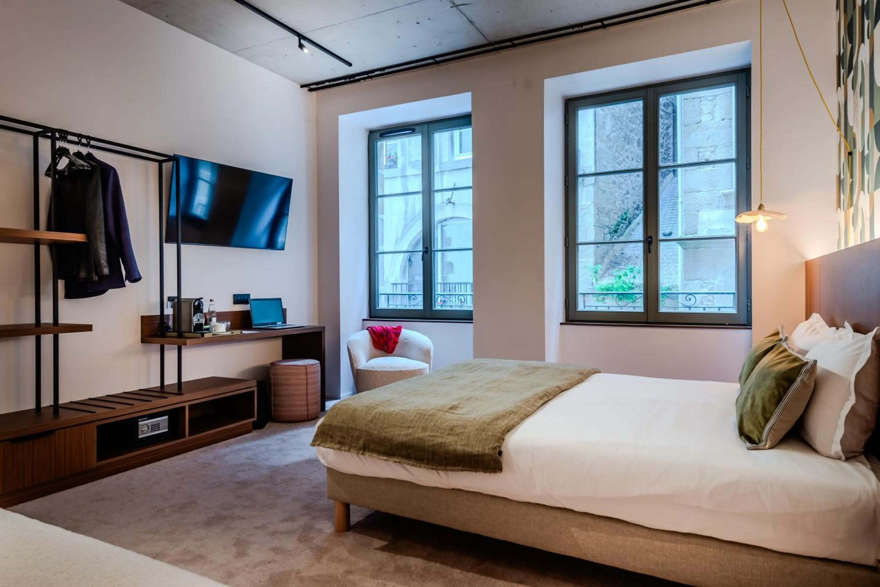 Bed in Hôtel Anne de Bretagne