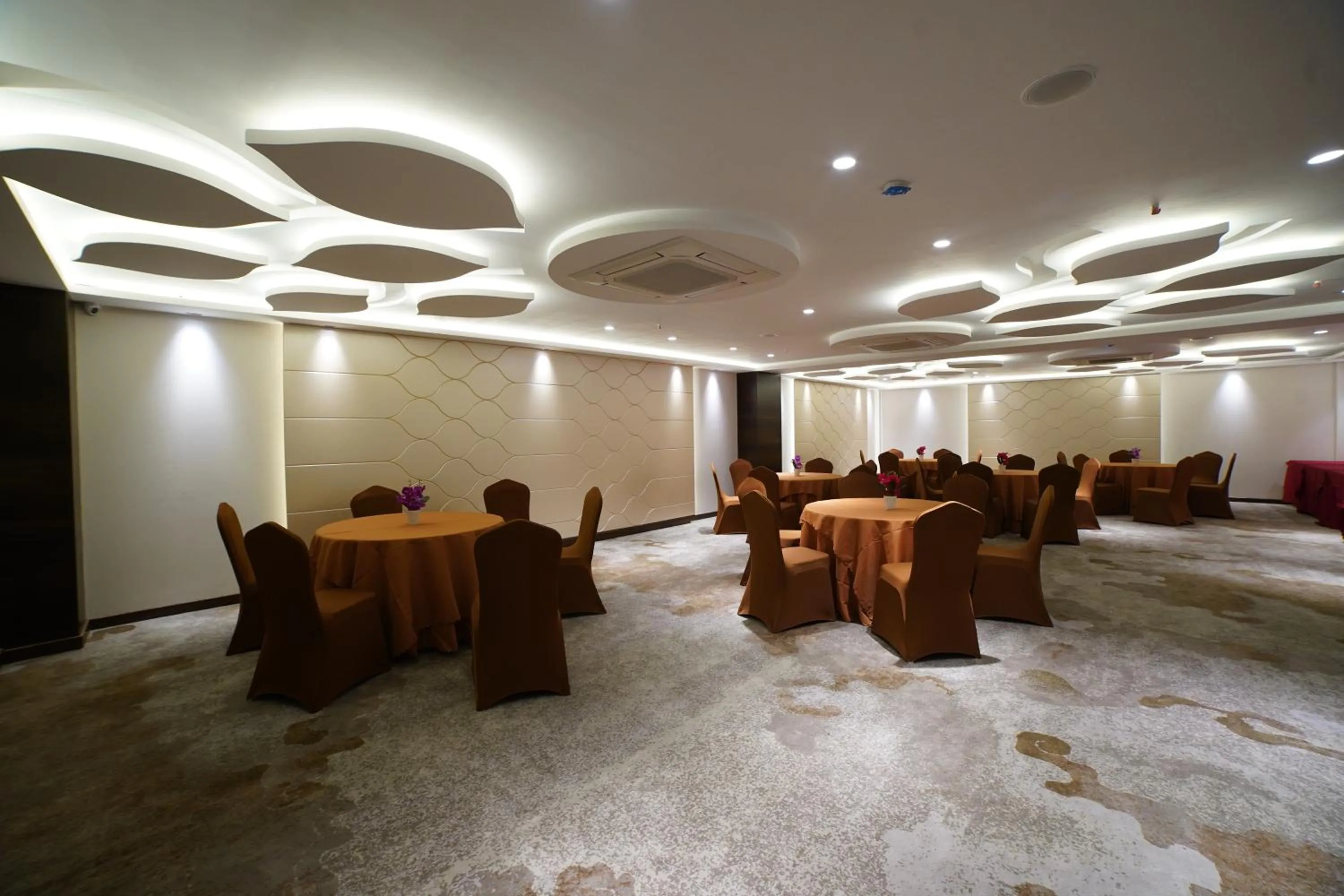 Business facilities in Hotel 18 Keys