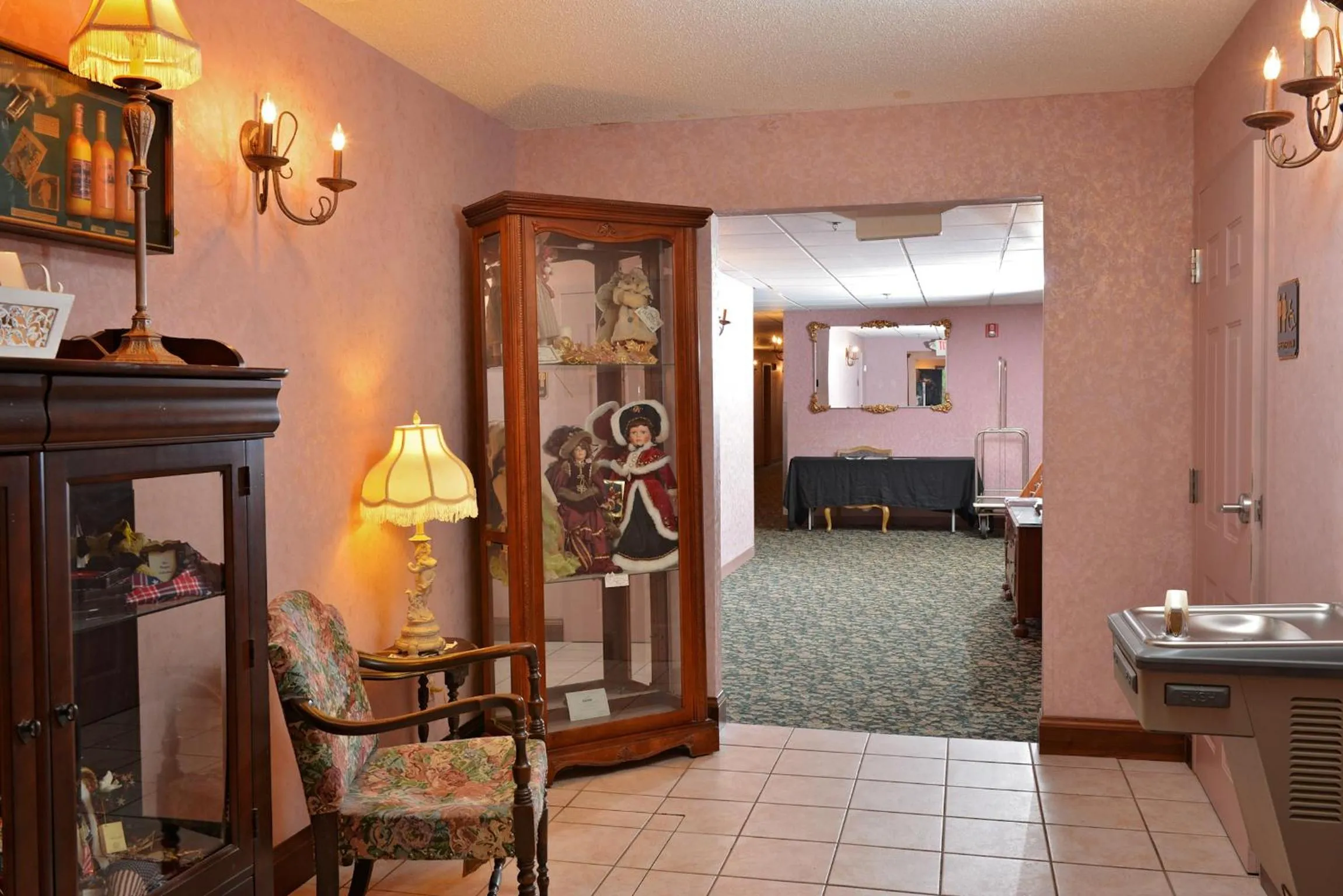 Lobby or reception in OurGuest Inn & Suites Downtown Port Clinton
