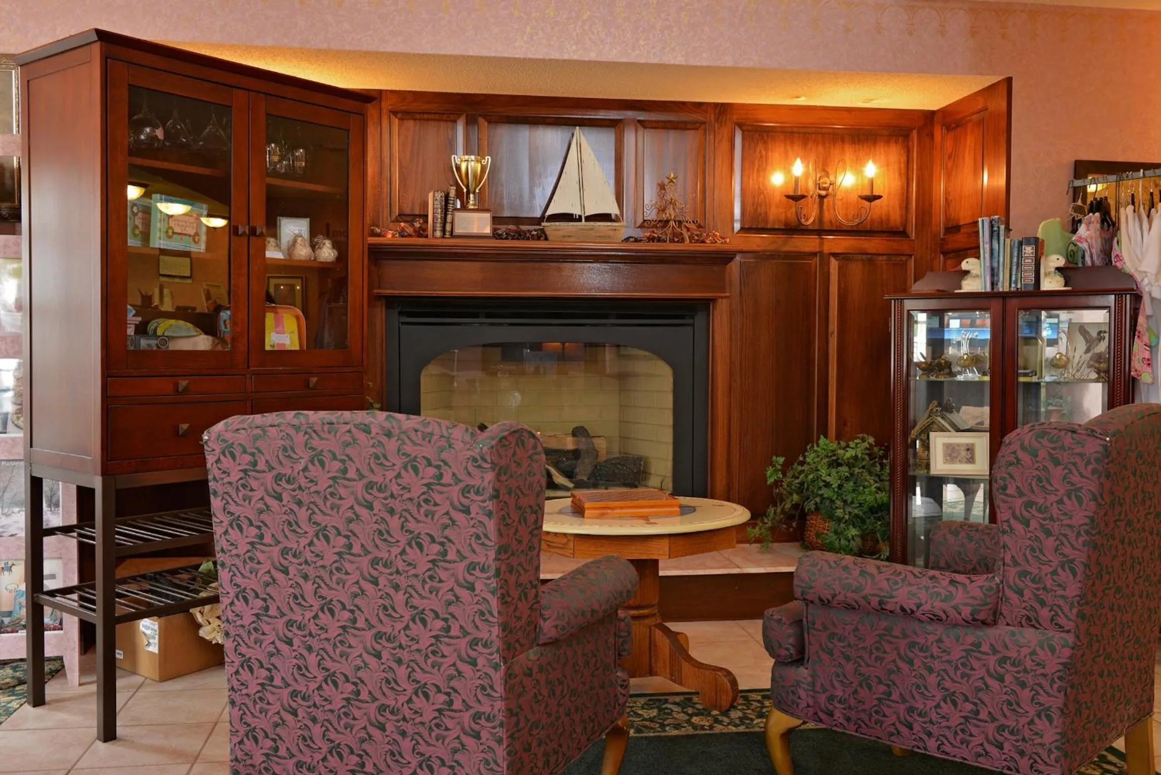 Lobby or reception in OurGuest Inn & Suites Downtown Port Clinton