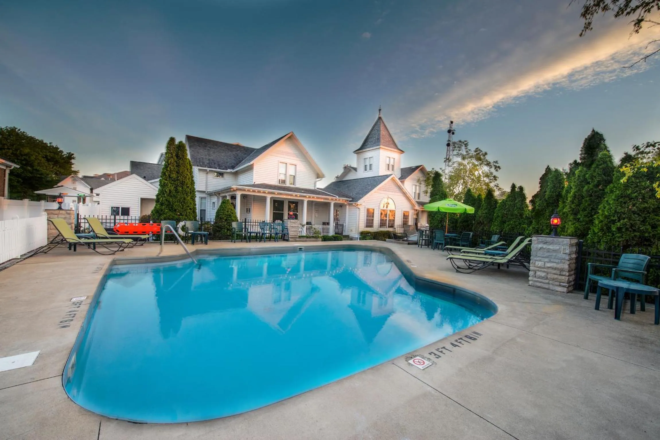 Patio in OurGuest Inn & Suites Downtown Port Clinton