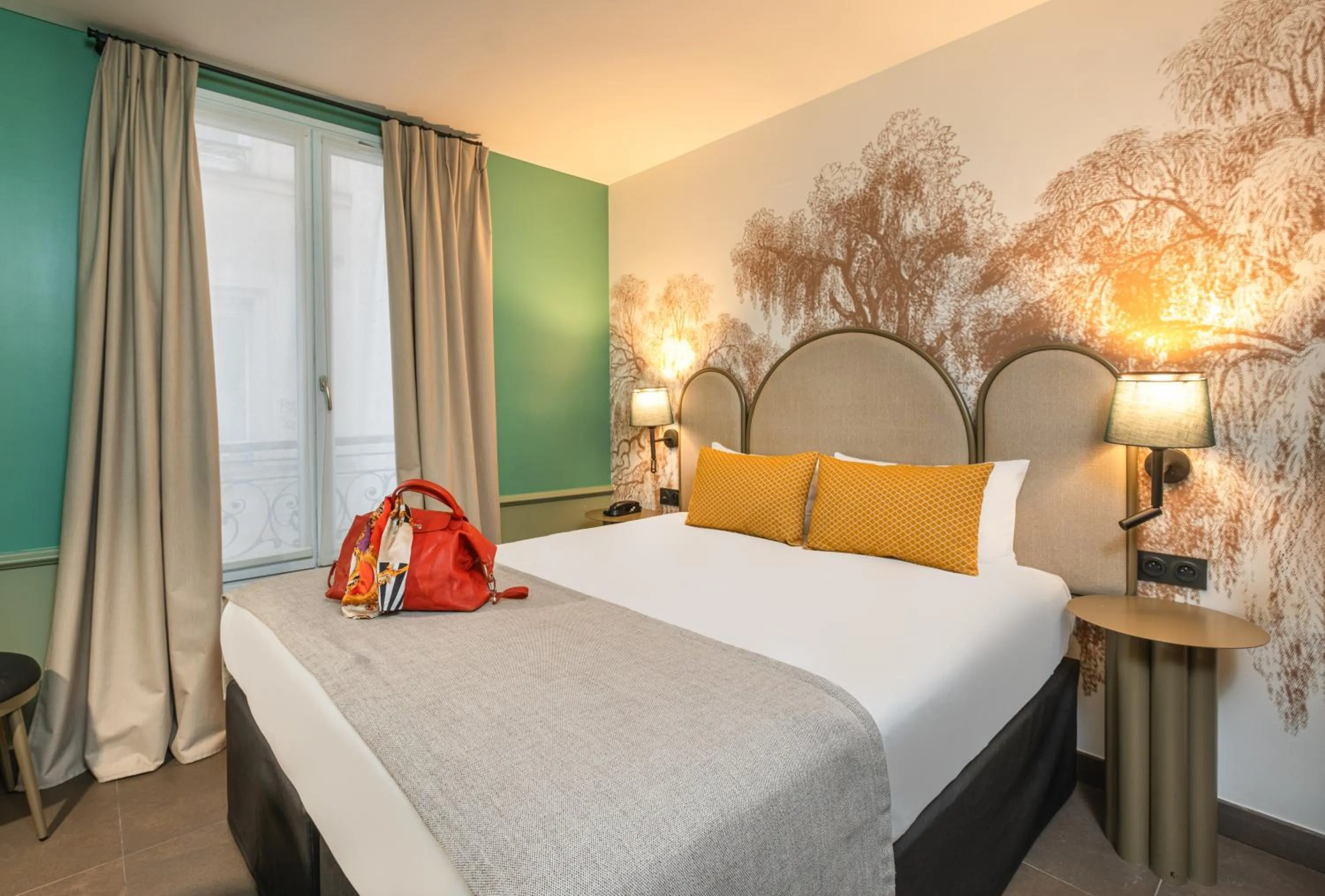 Bed in Hotel Avalon - Paris Gare du Nord