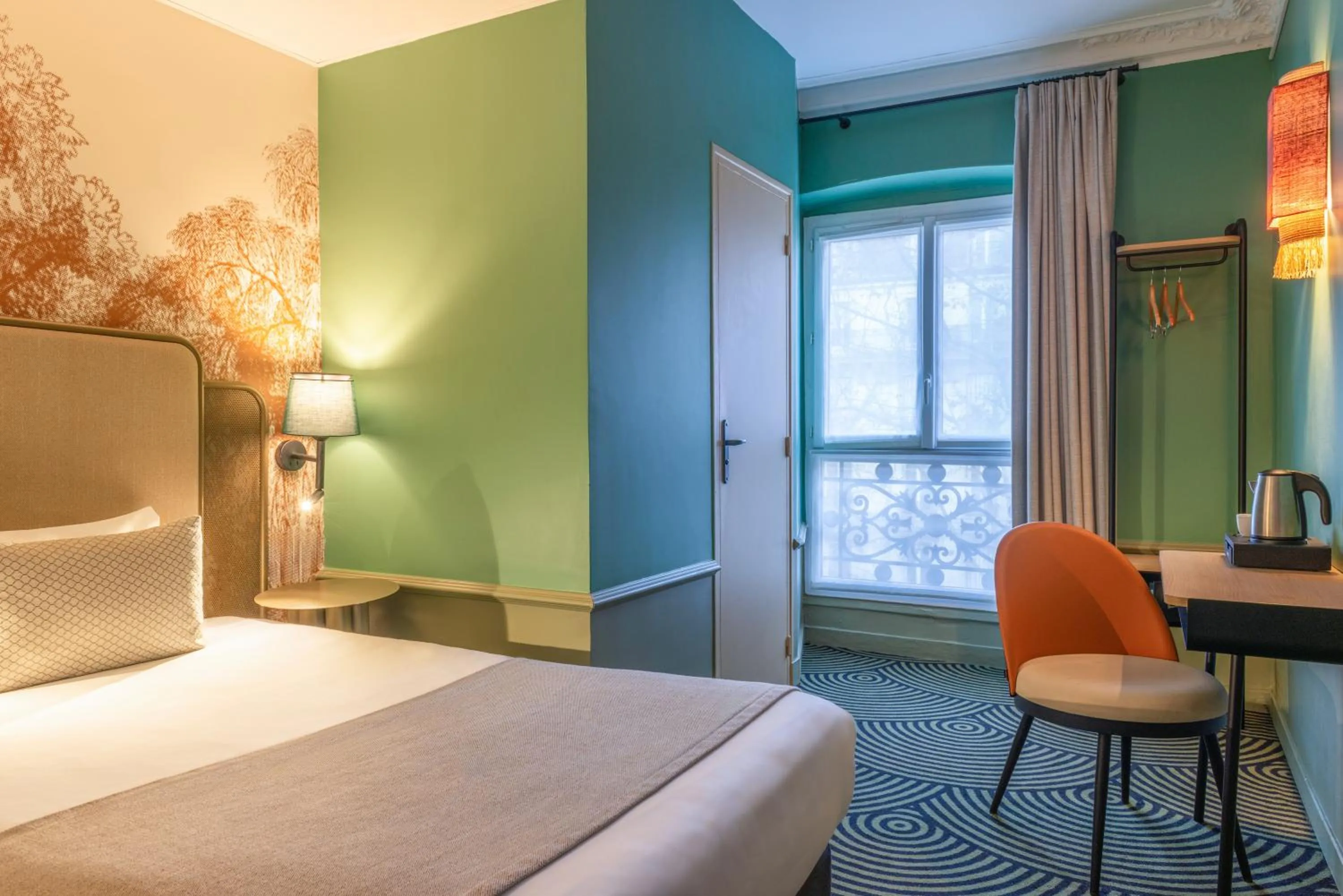 Photo of the whole room, Bed in Hotel Avalon Paris