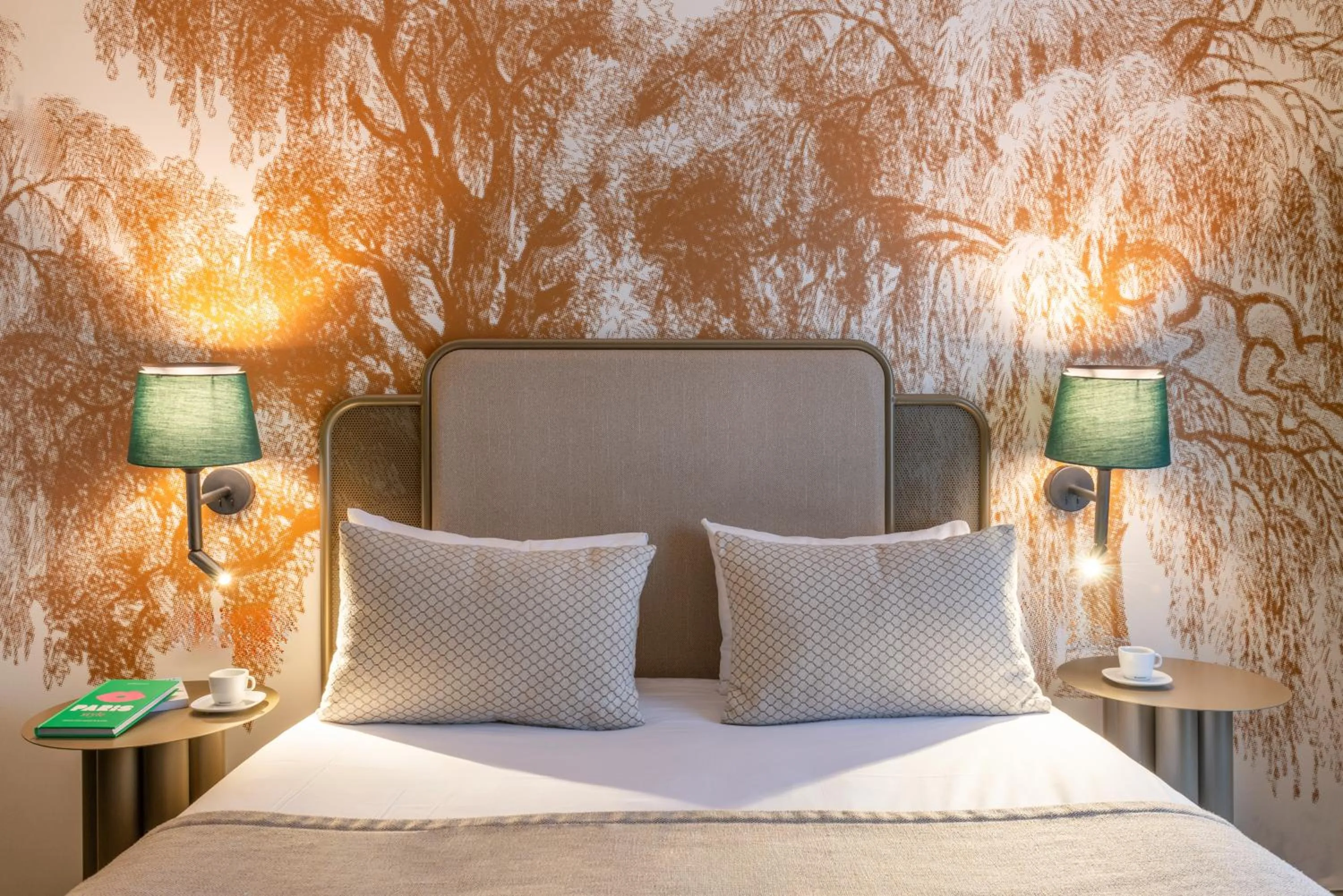 Bed in Hotel Avalon Paris