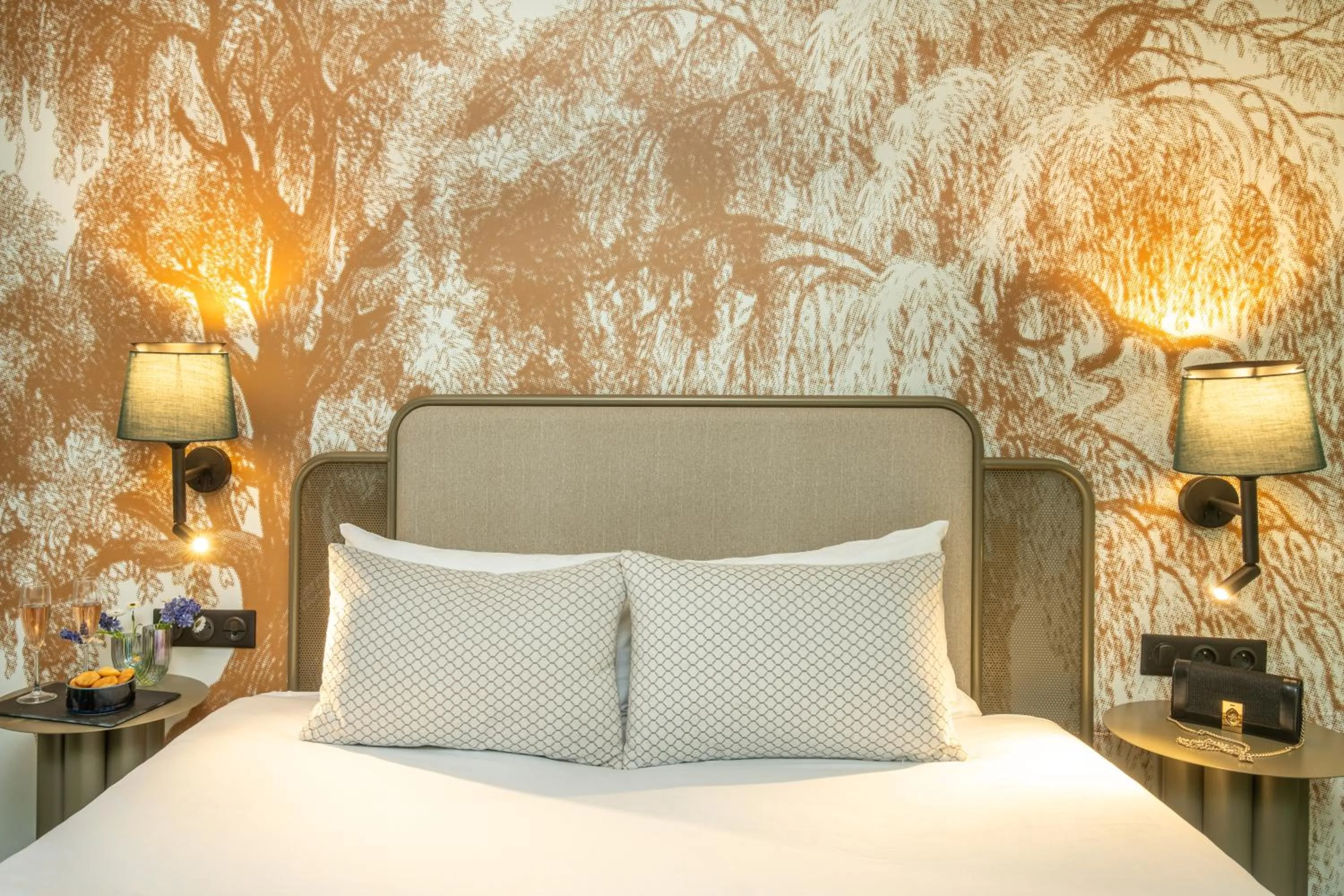 Bed in Hotel Avalon - Paris Gare du Nord