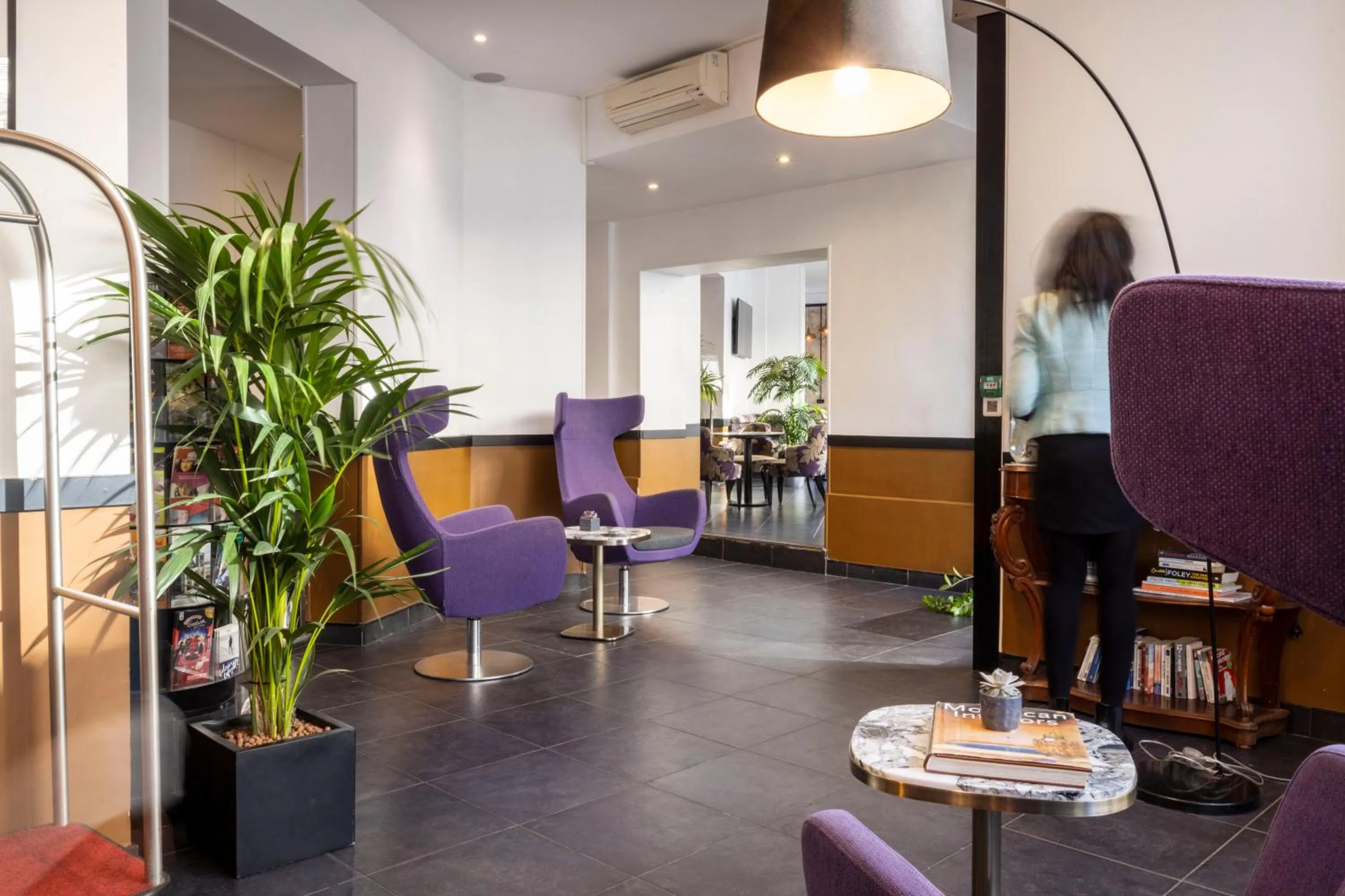 Lobby or reception in Hotel Avalon - Paris Gare du Nord