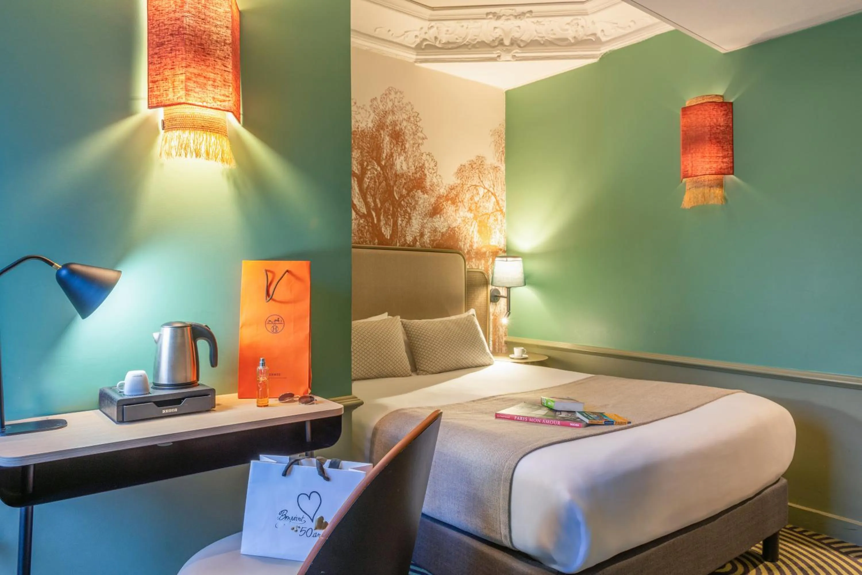 Bedroom, Bed in Hotel Avalon Paris