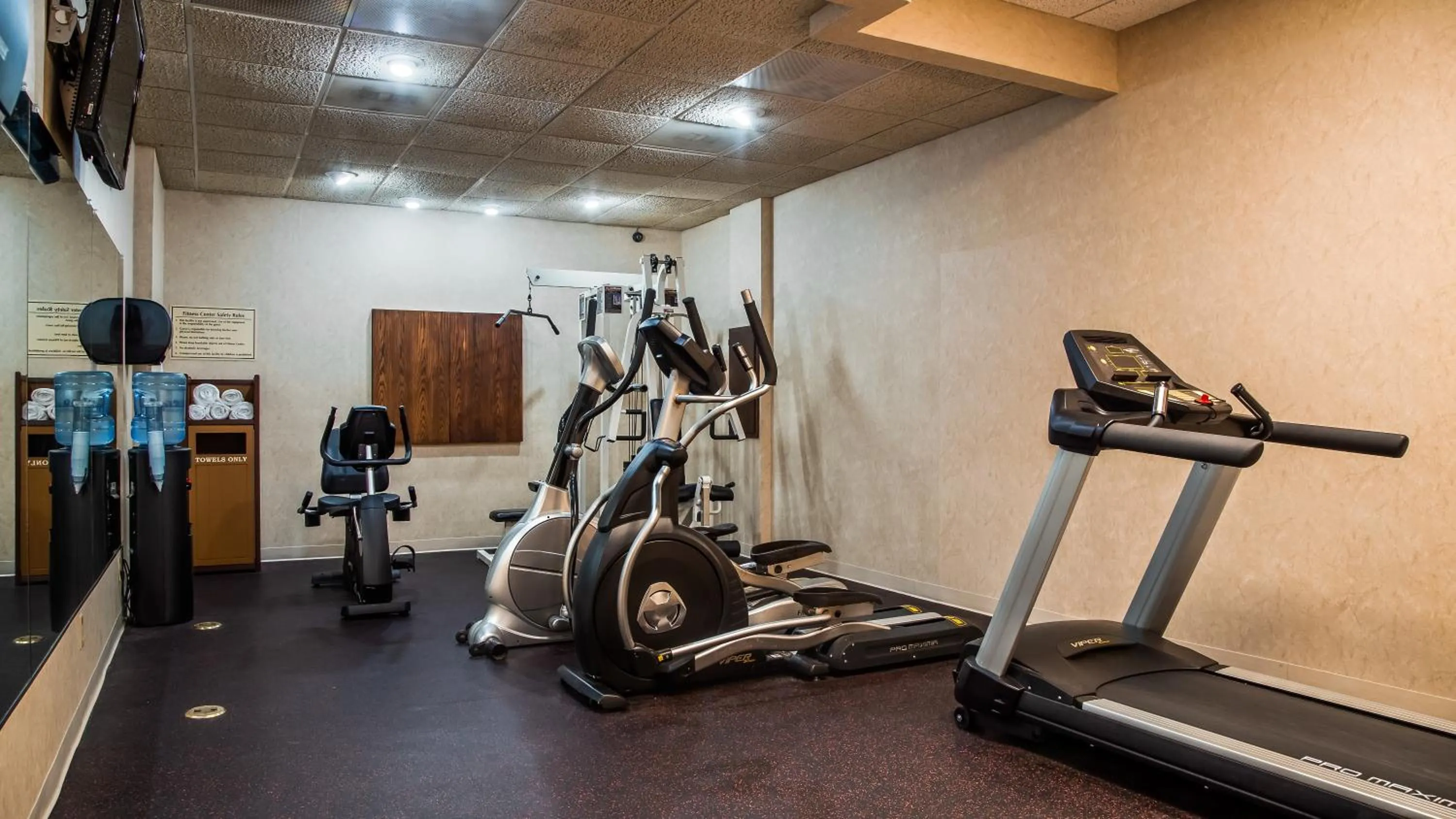 Fitness centre/facilities in Best Western Regency Inn