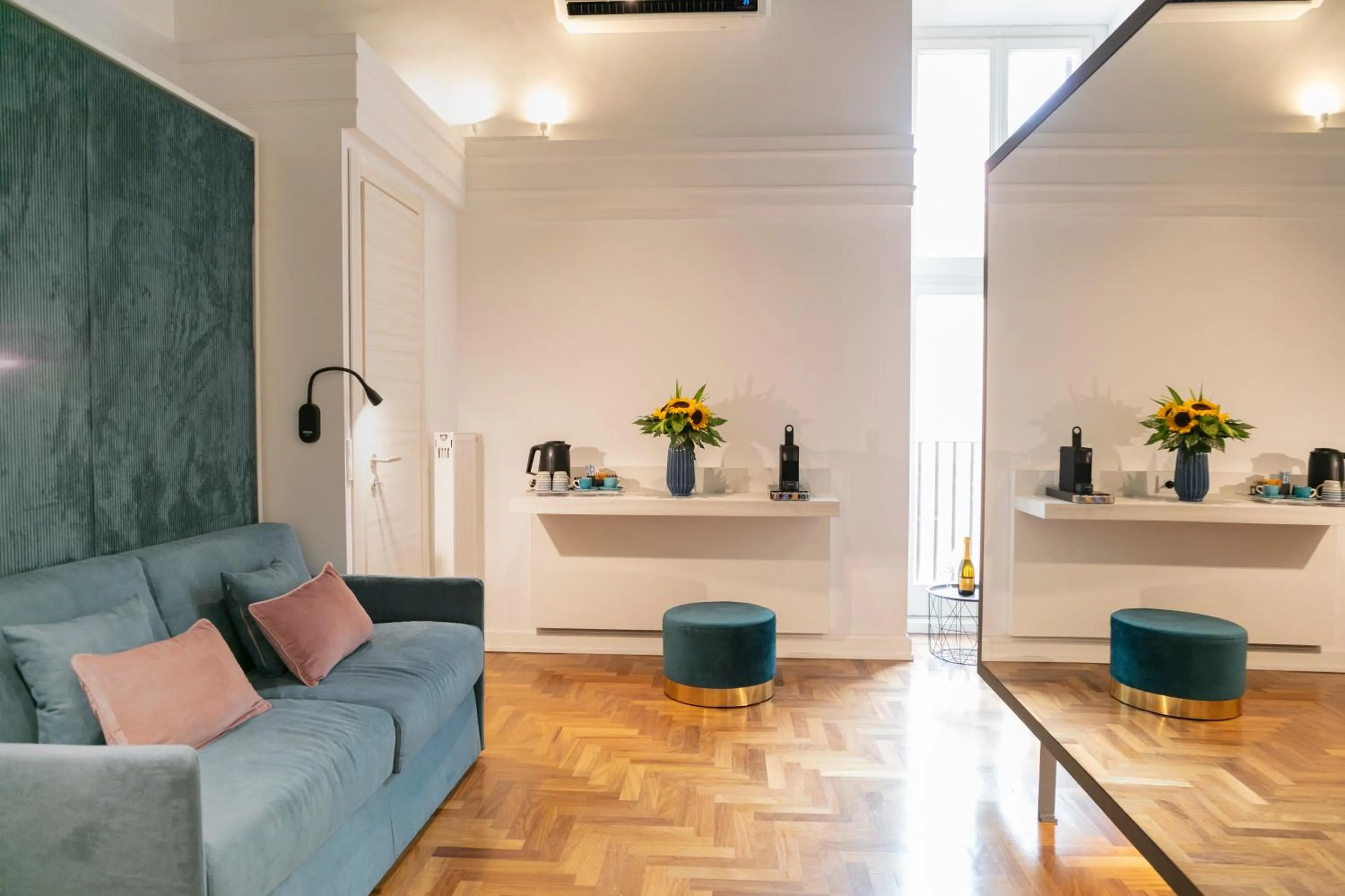 Photo of the whole room in Hadrianus Temple Suites - The Venue Collection