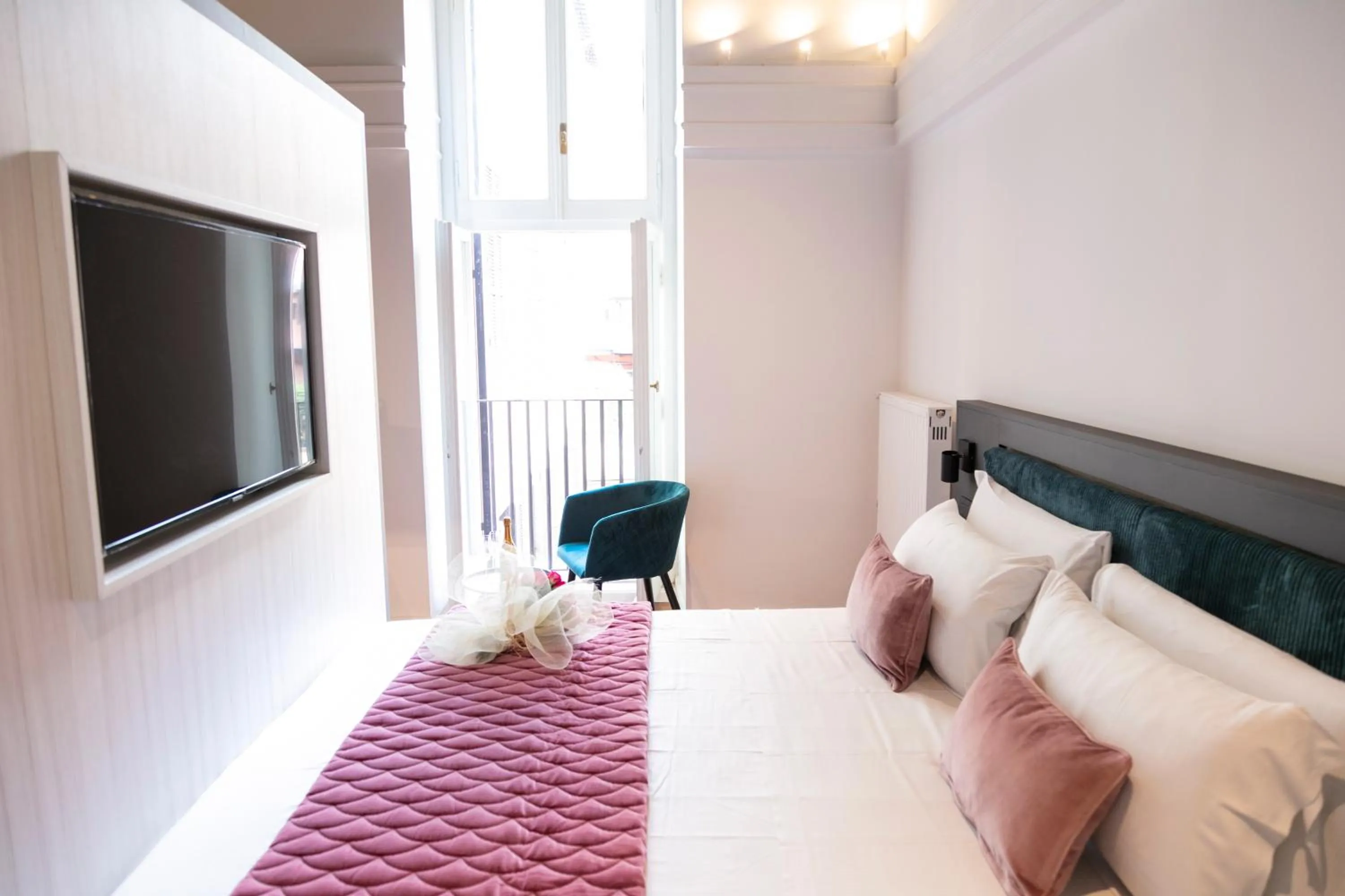 Bed in Hadrianus Temple Suites - The Venue Collection