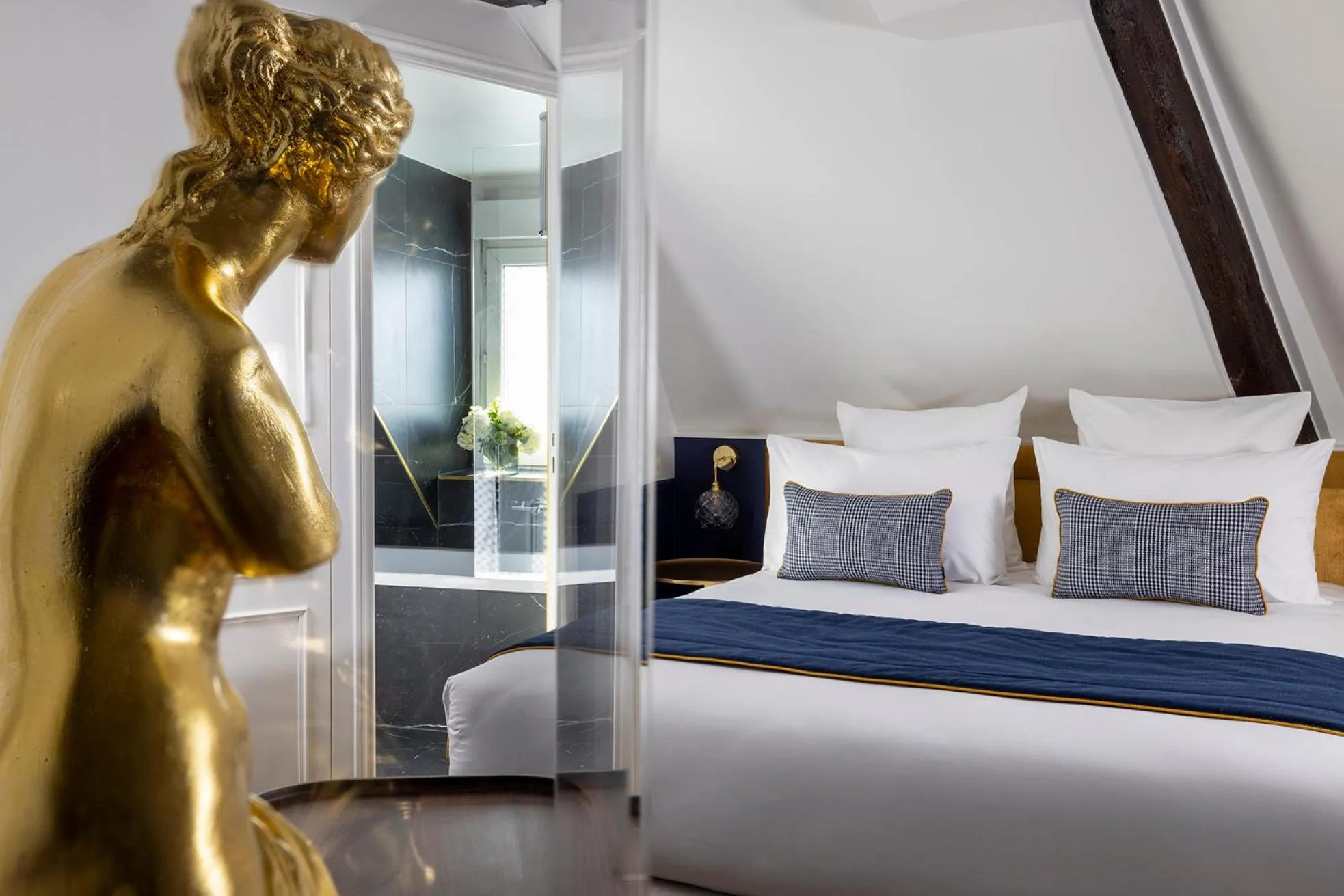 Bedroom, Bed in Hotel Louis II