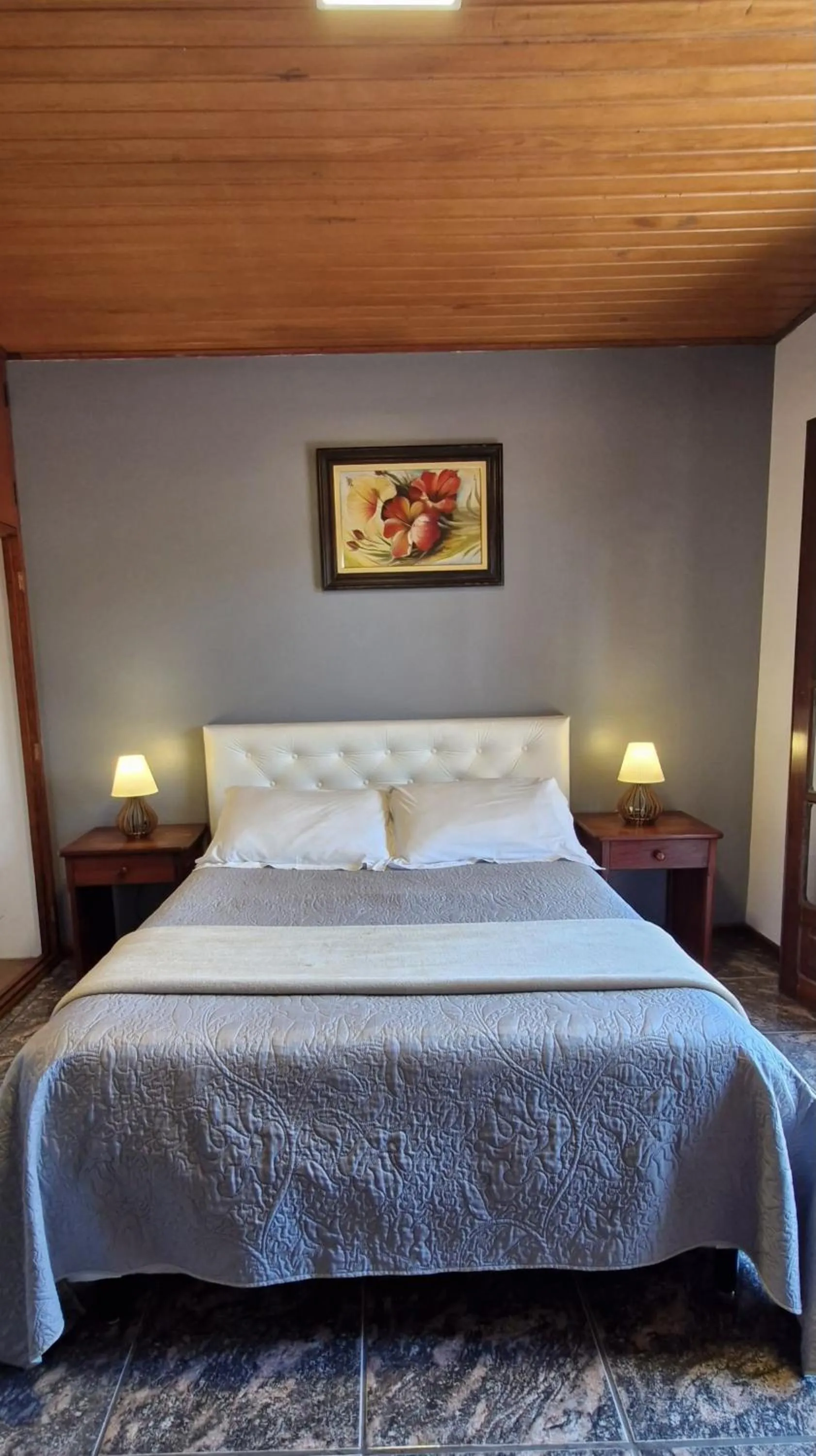 Photo of the whole room, Bed in Pousada da Lua