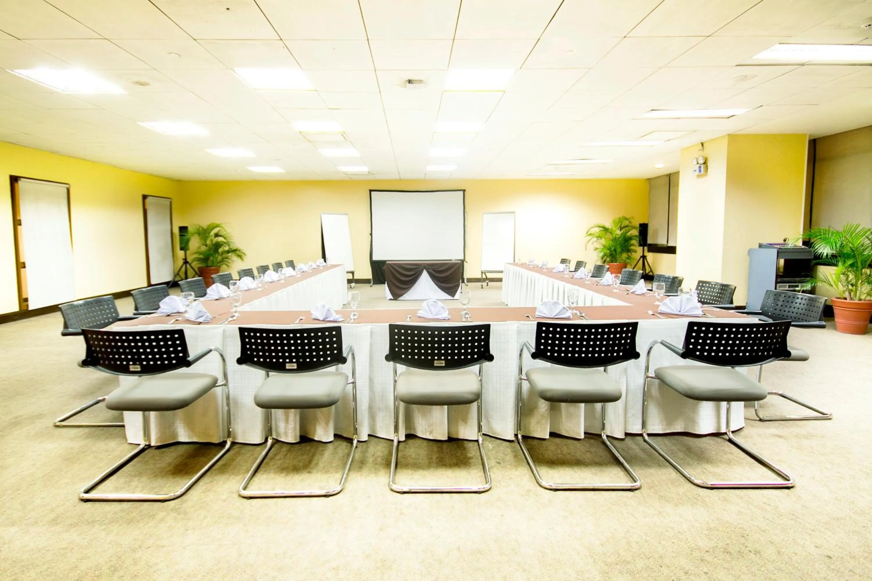 Business facilities in AIM Conference Center