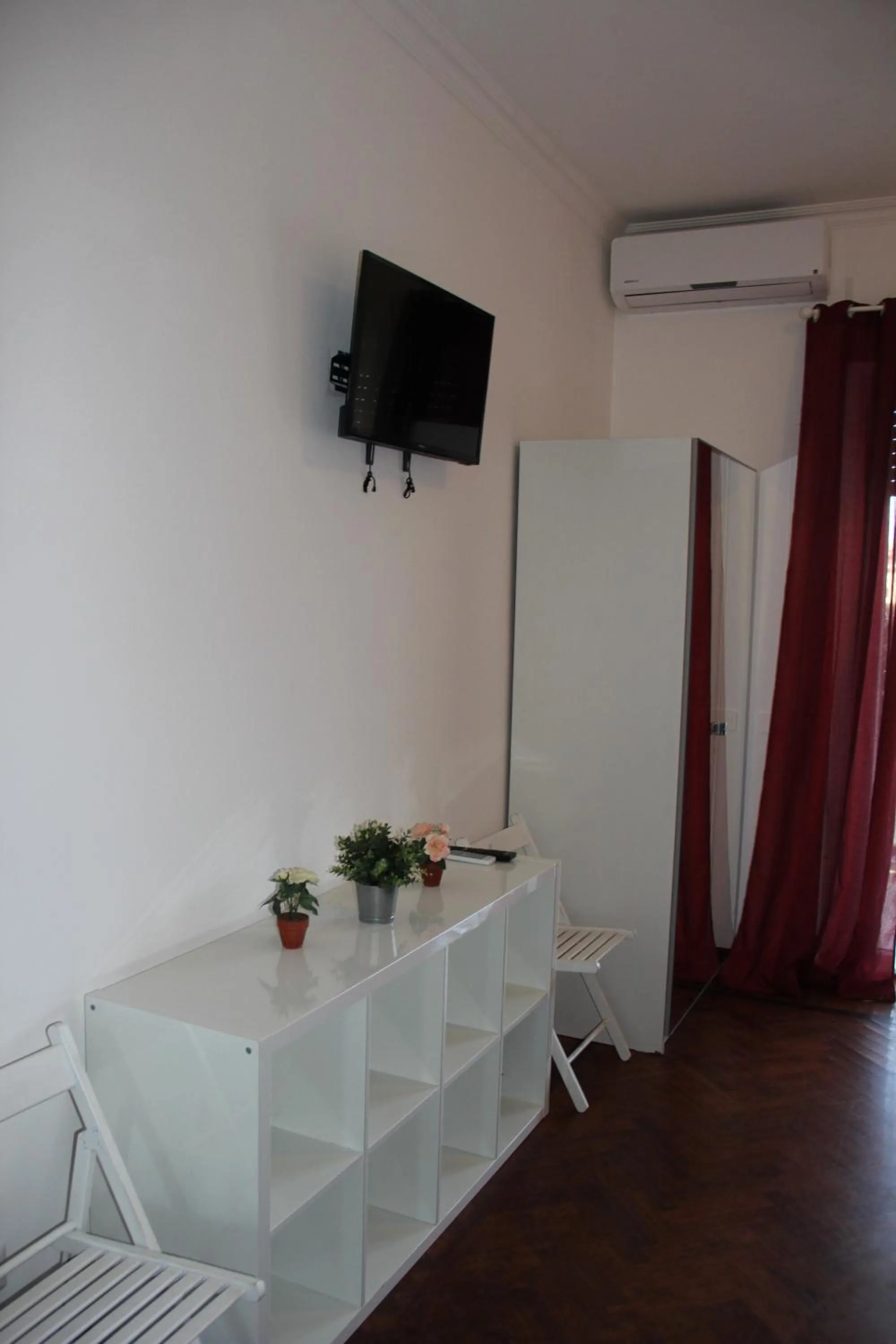 Domus Vatican Holiday's