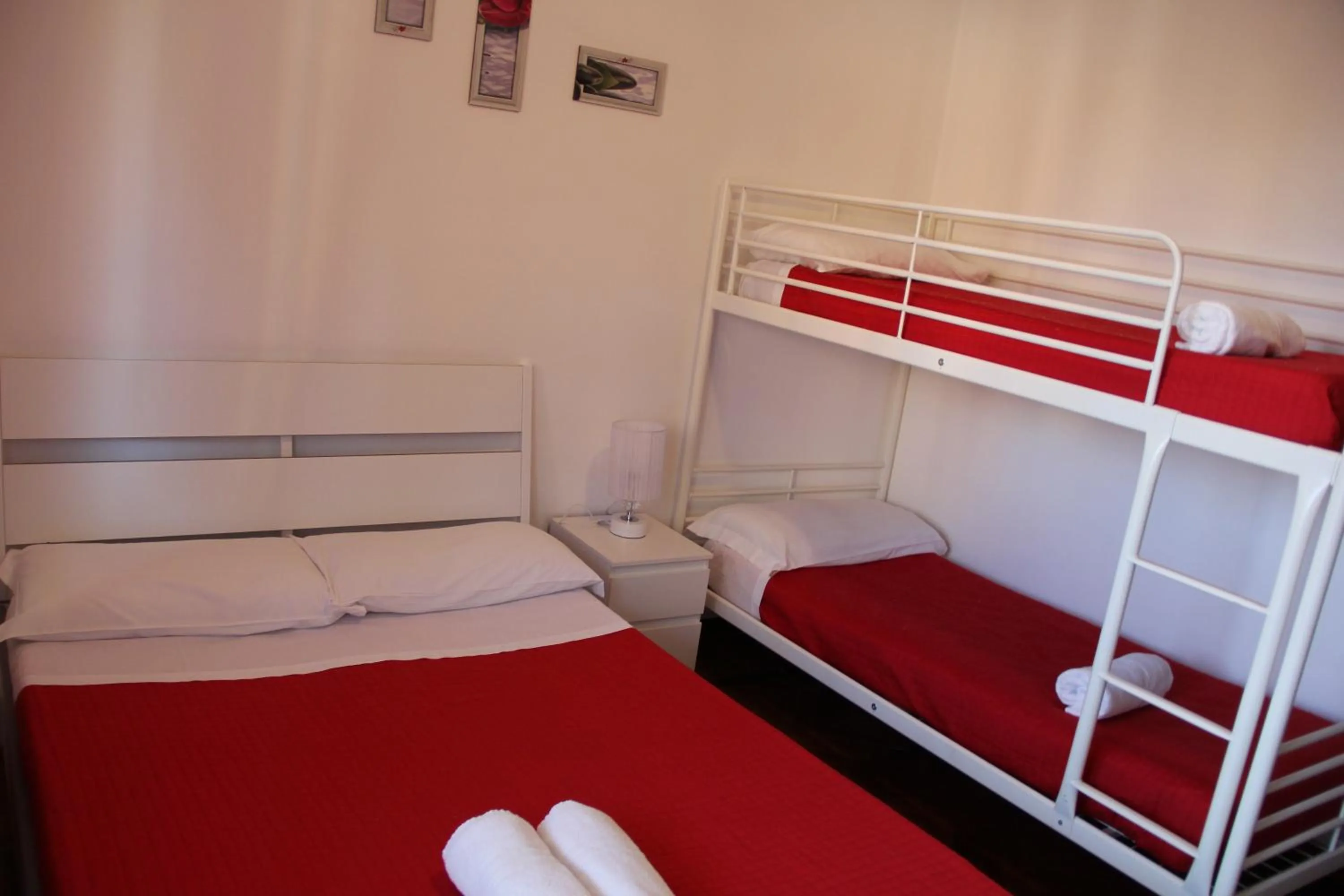 Bed in Domus Vatican Holiday's