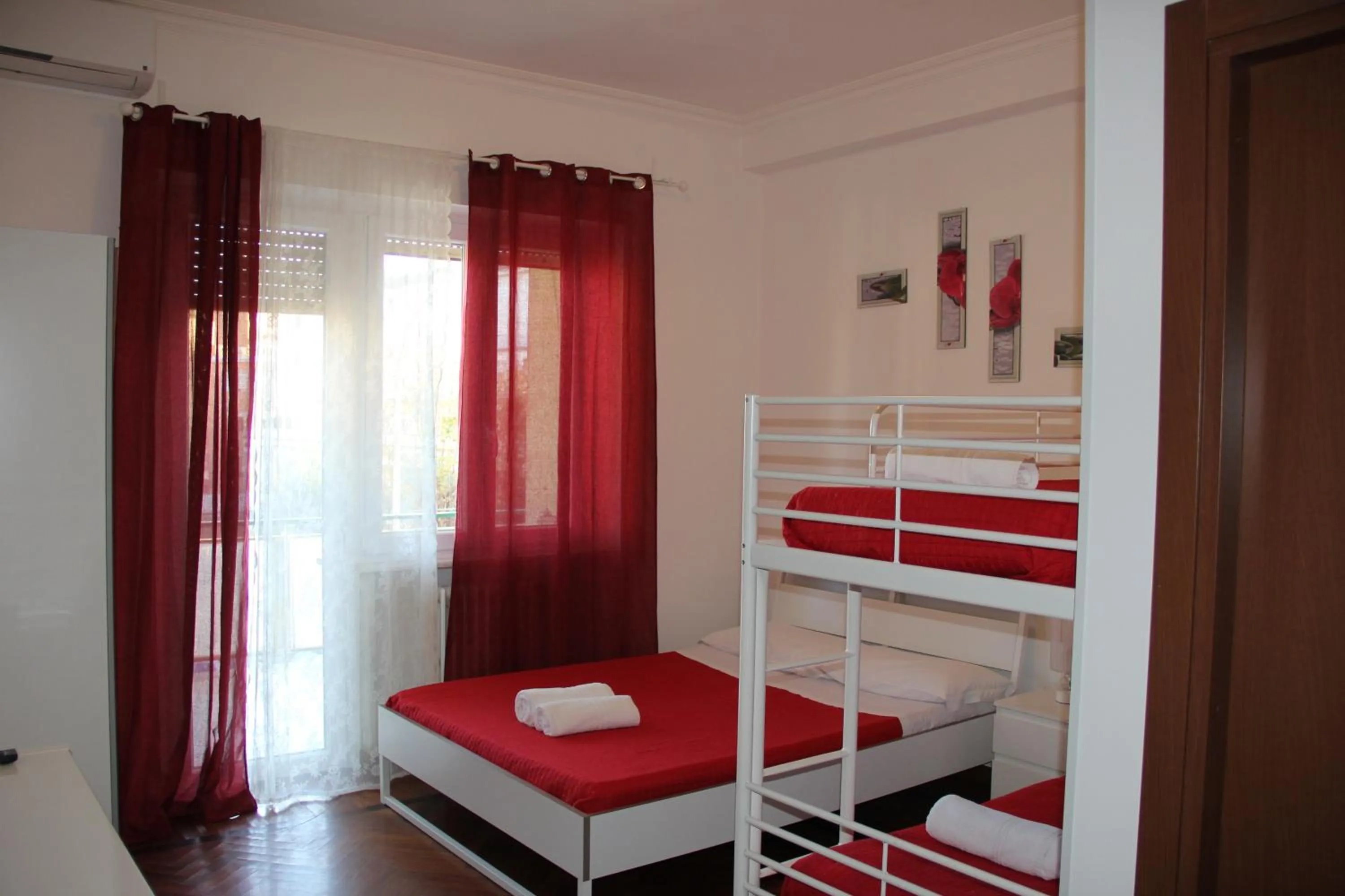 Bed in Domus Vatican Holiday's